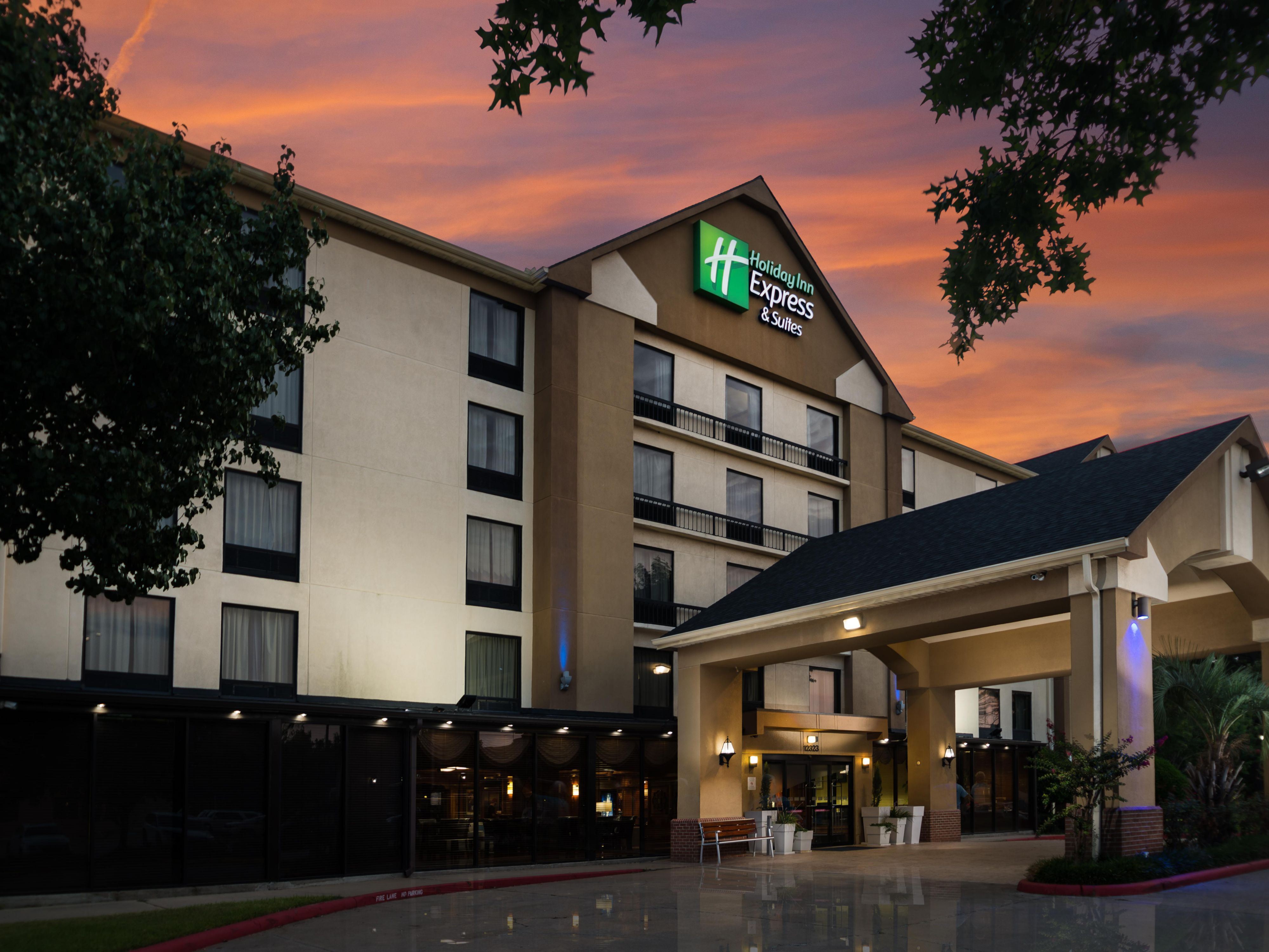 Holiday Inn Express And Suites Houston 5873778149 4x3