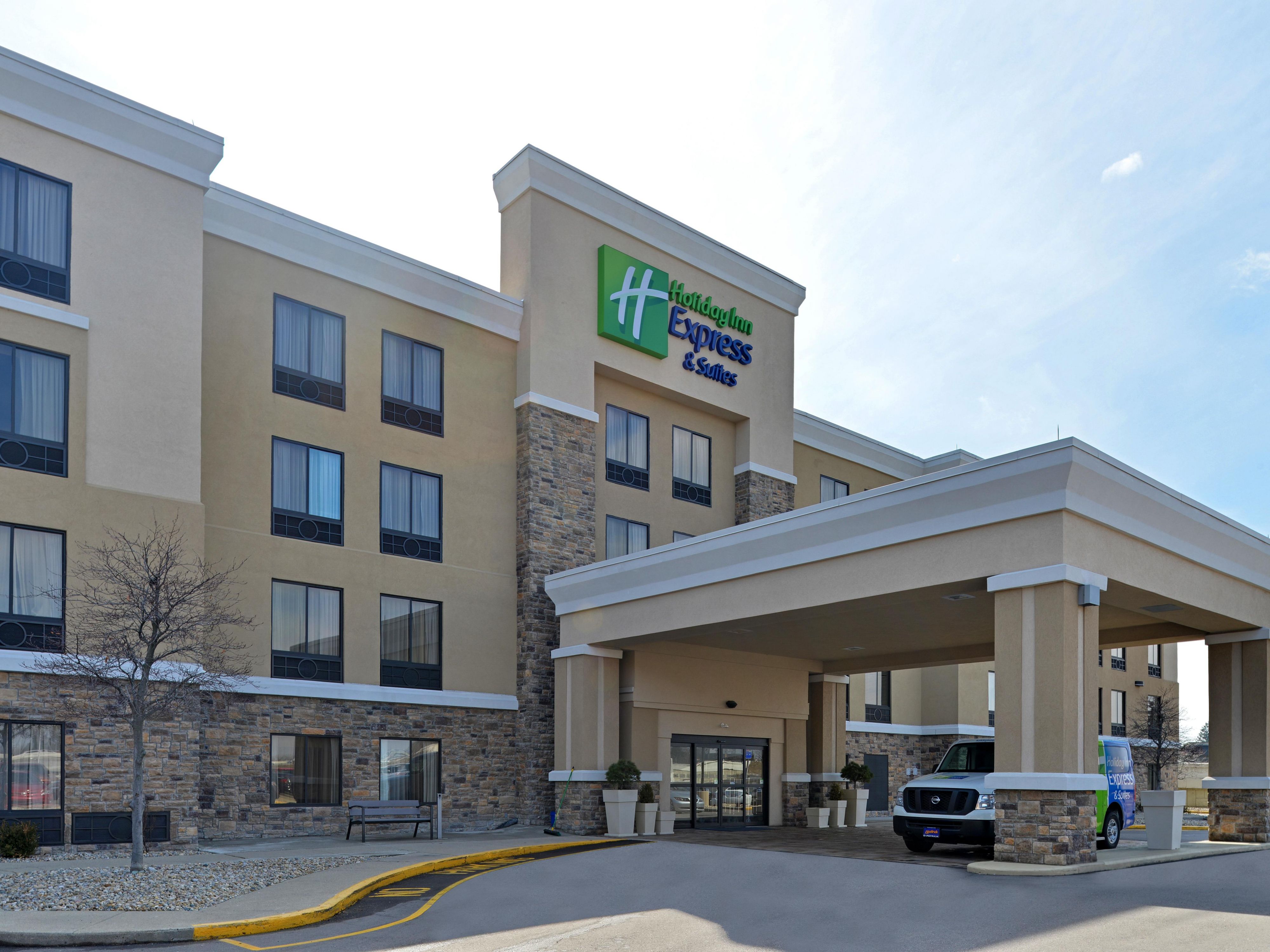 Holiday Inn Express & Suites Indianapolis W - Airport Area ...