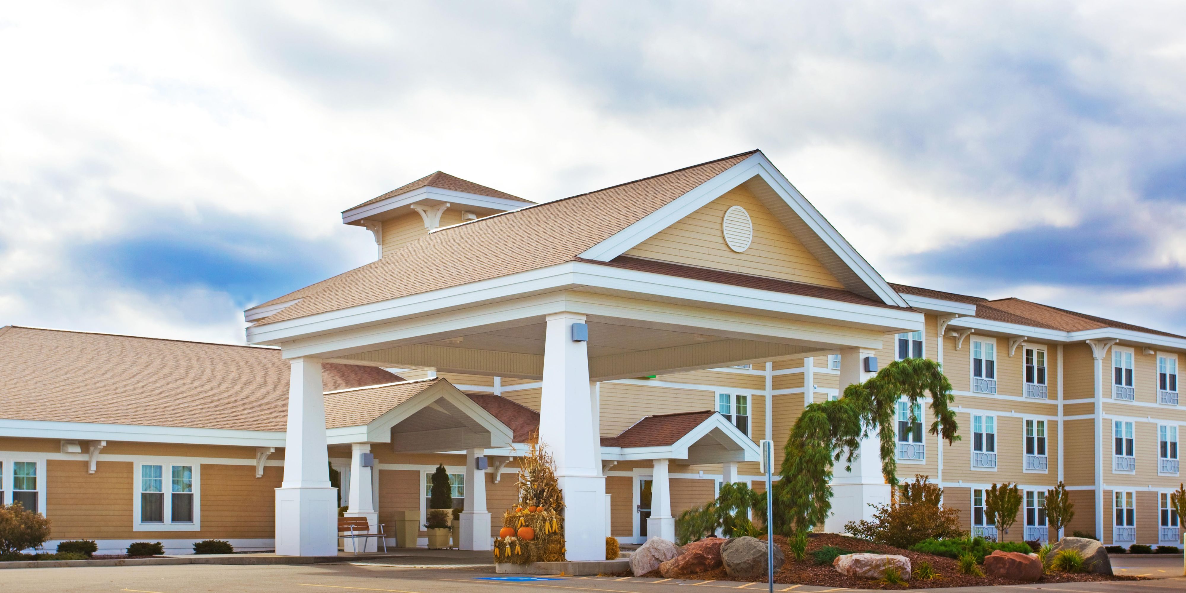 Holiday Inn Express Suites Iron Mountain Hotel By Ihg