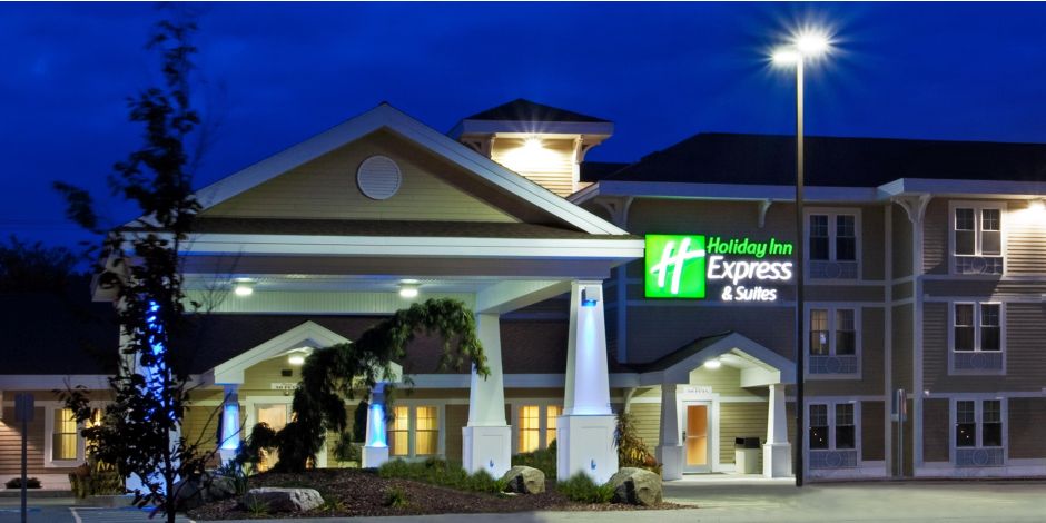 holiday inn express and suites iron mountain 4278127085 2x1?wid=940&hei=470