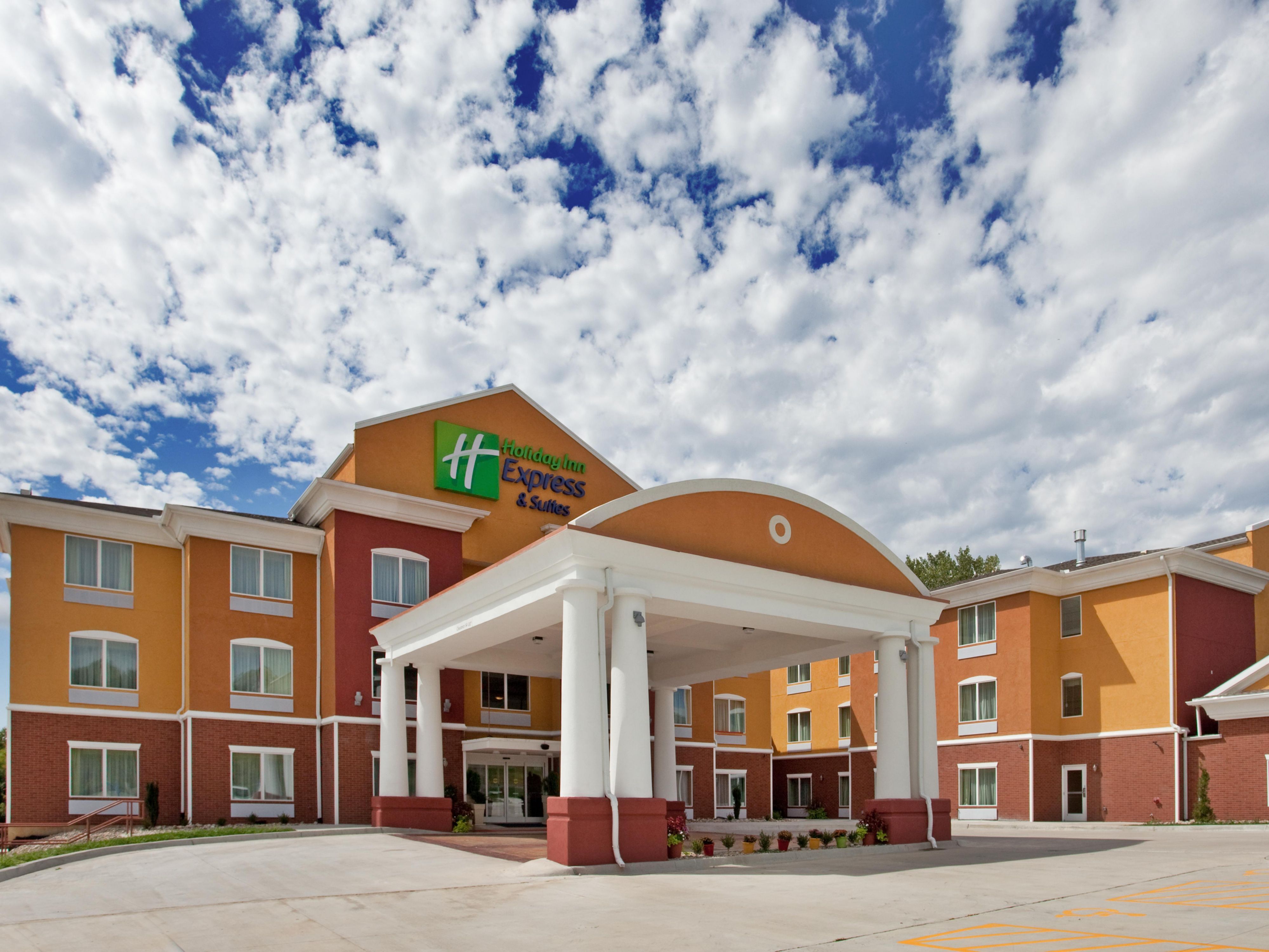 Holiday Inn Express And Suites Kansas City 4185012457 4x3