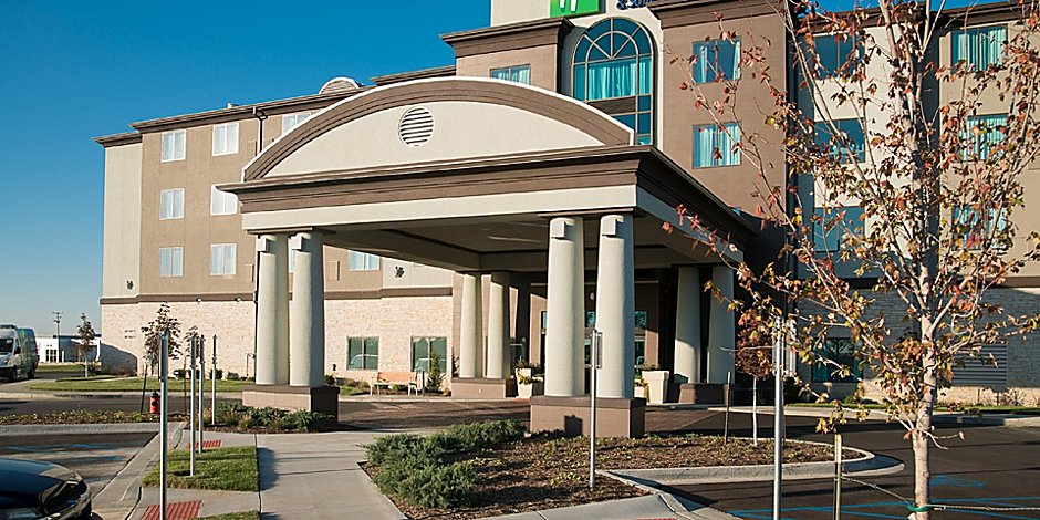 Kansas City Airport Hotels Holiday Inn Express Suites Kansas