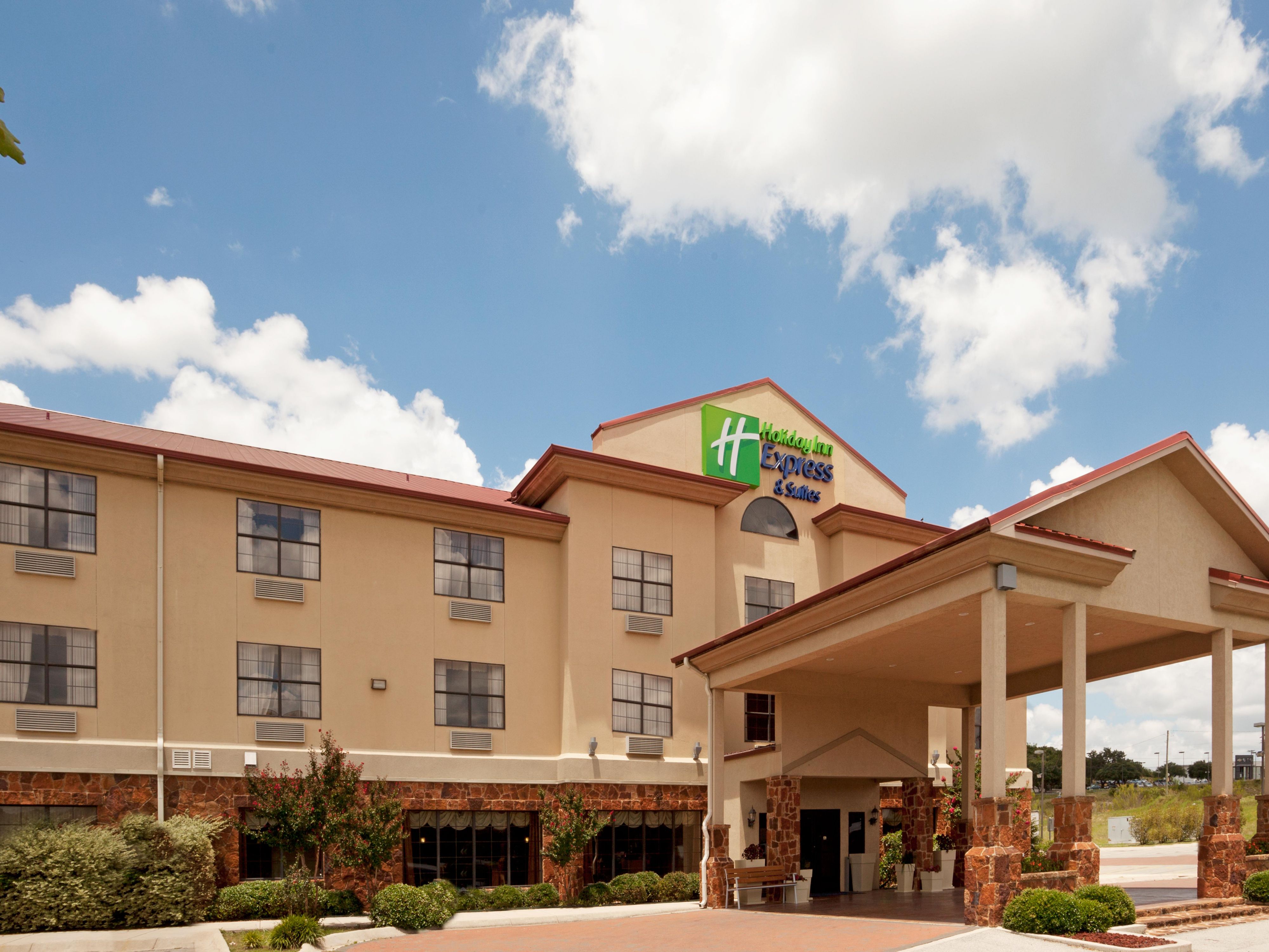 Holiday Inn Express & Suites Kerrville Hotel by IHG