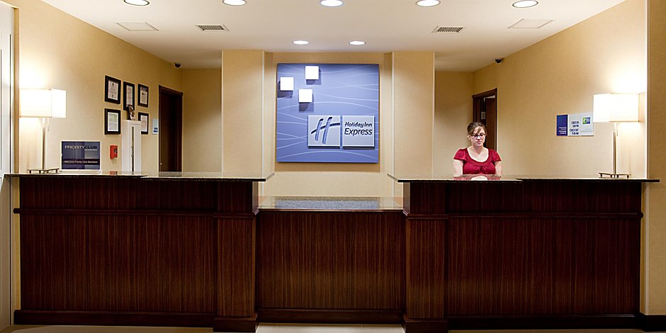 Holiday Inn Express Suites Lamar Hotel By Ihg