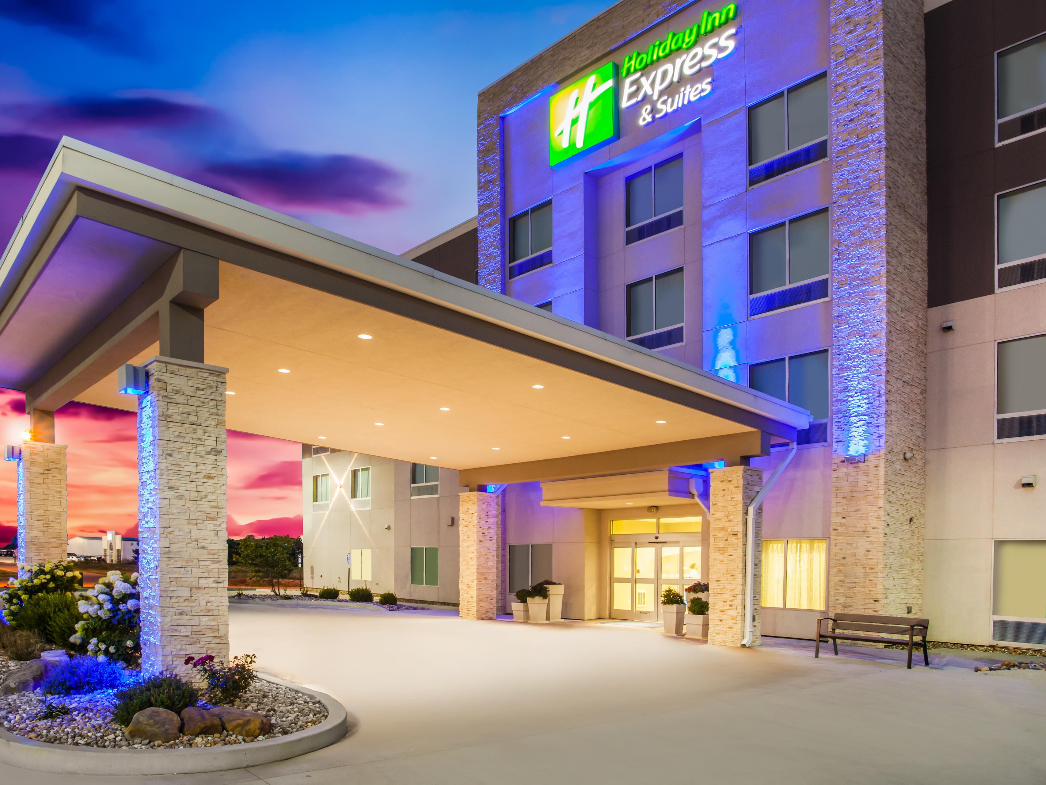 Hotels in Litchfield, IL | Holiday Inn Express & Suites Litchfield West