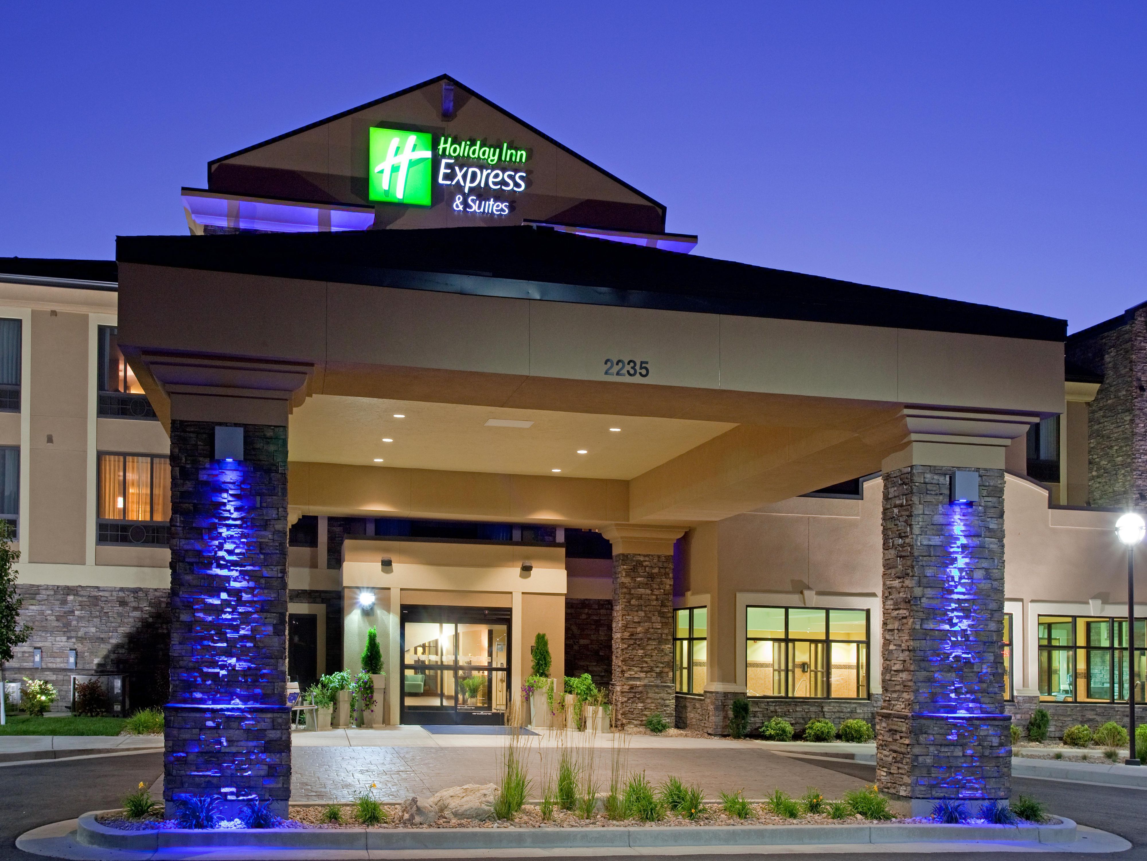 Holiday Inn Express & Suites Logan Hotel by IHG