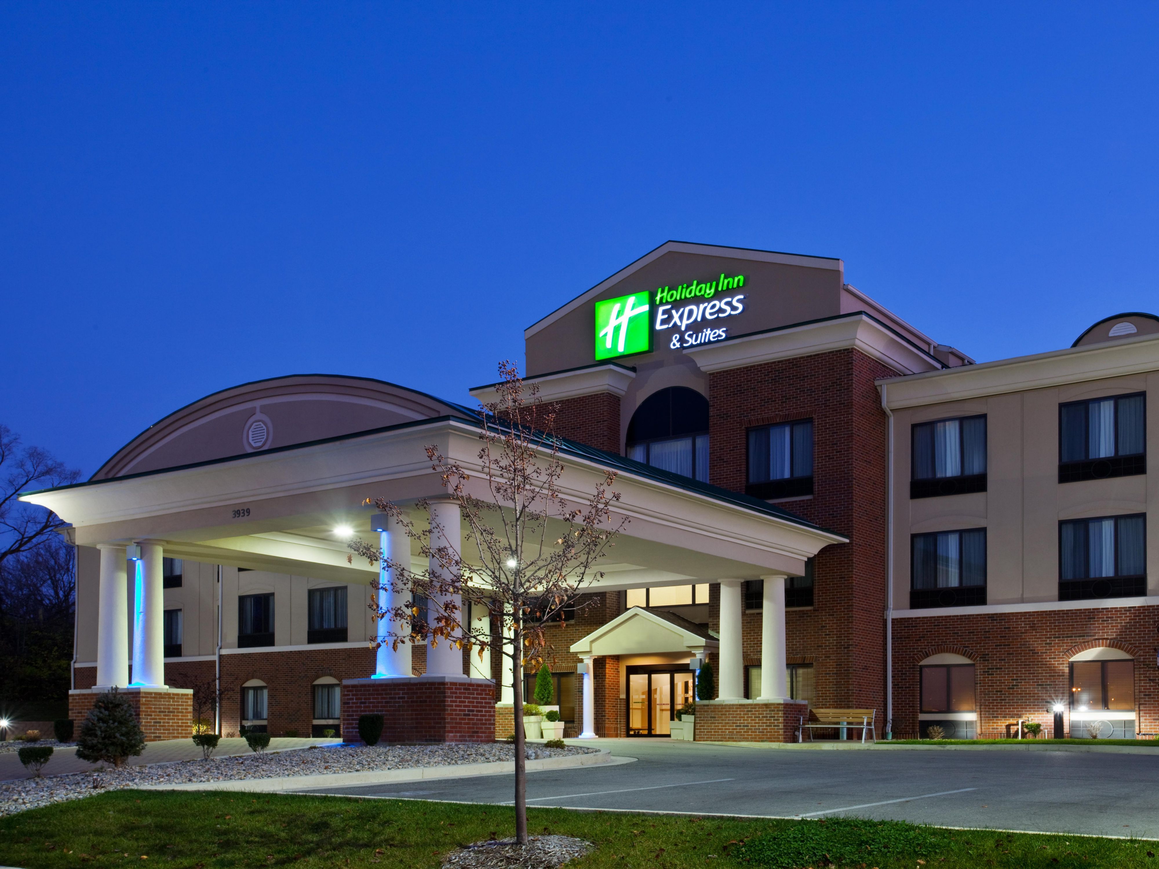 Holiday Inn Express & Suites Logansport - Hotel Reviews & Photos