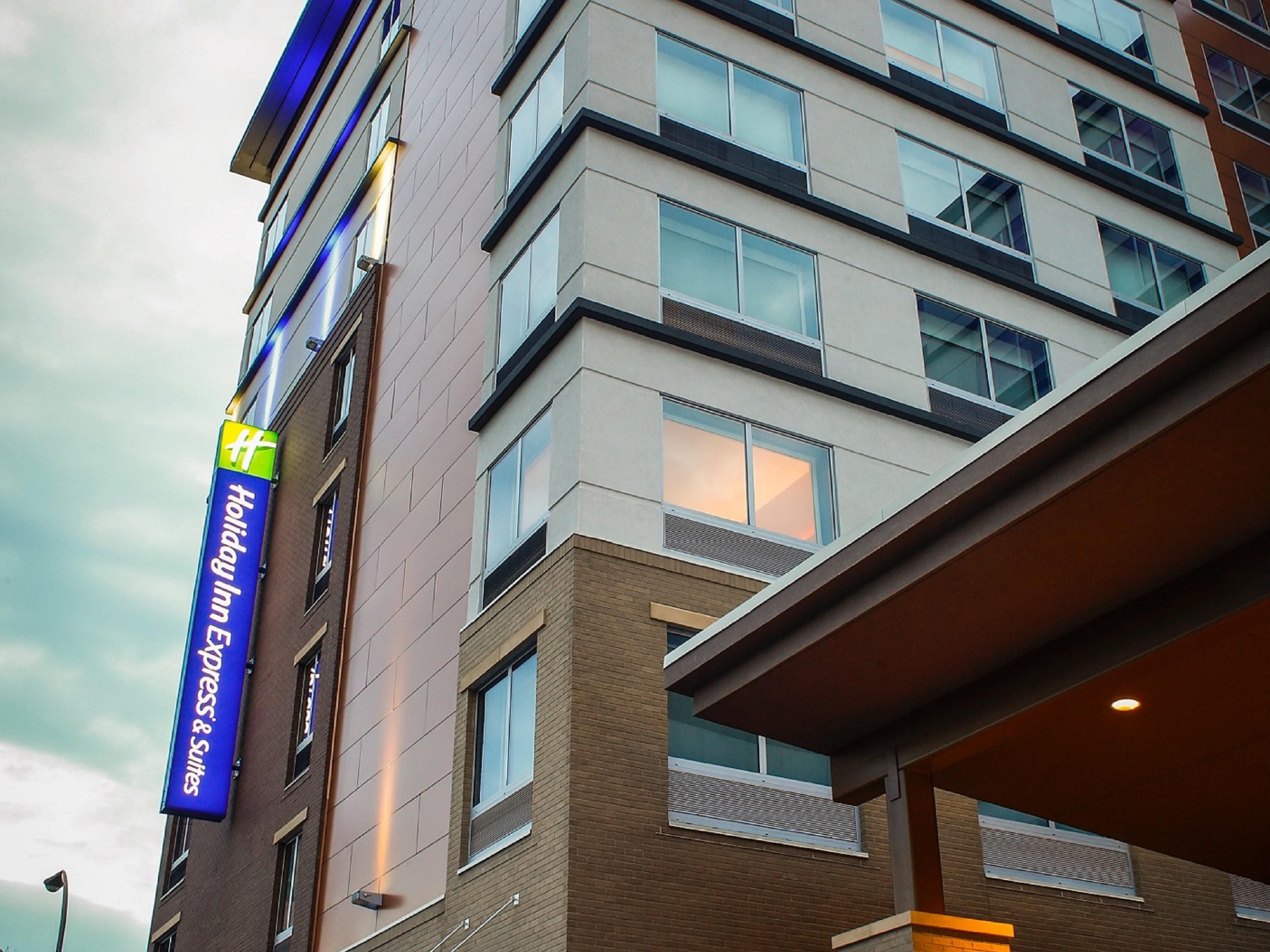 Downtown Louisville Hotels Holiday Inn Express Suites