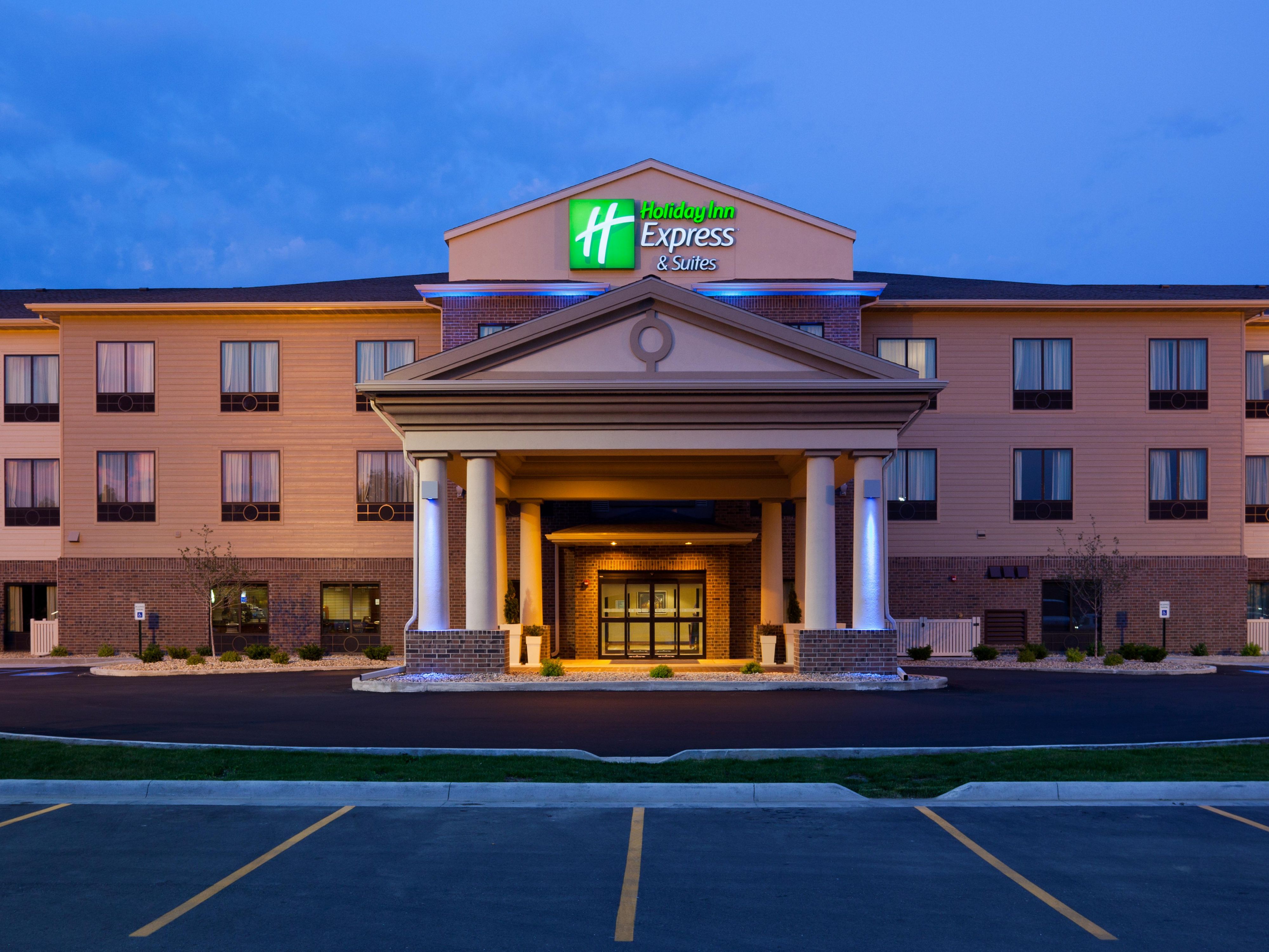 Holiday Inn Express & Suites Mason City Hotel by IHG