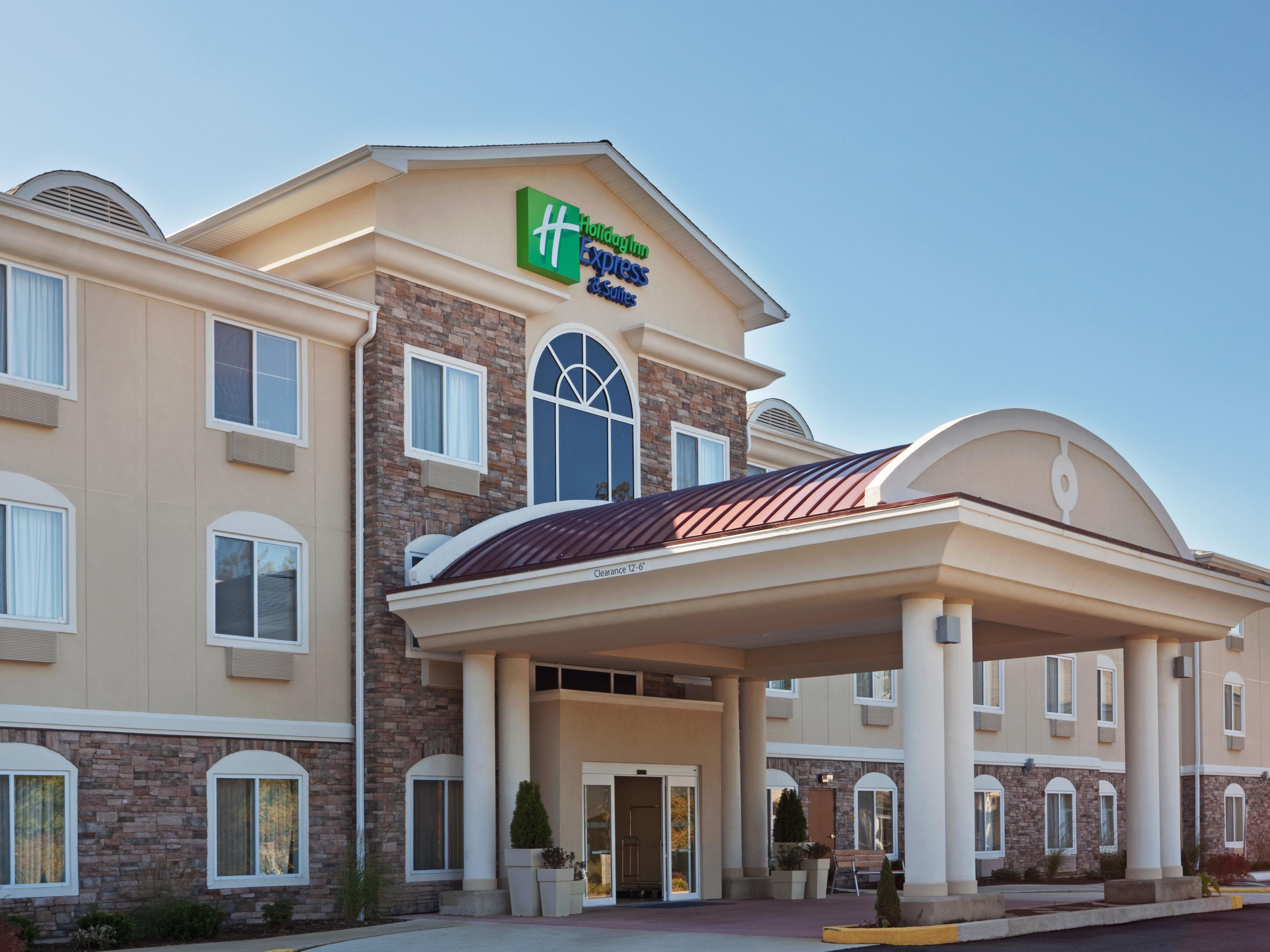 Holiday Inn Express & Suites Meriden Hotel by IHG