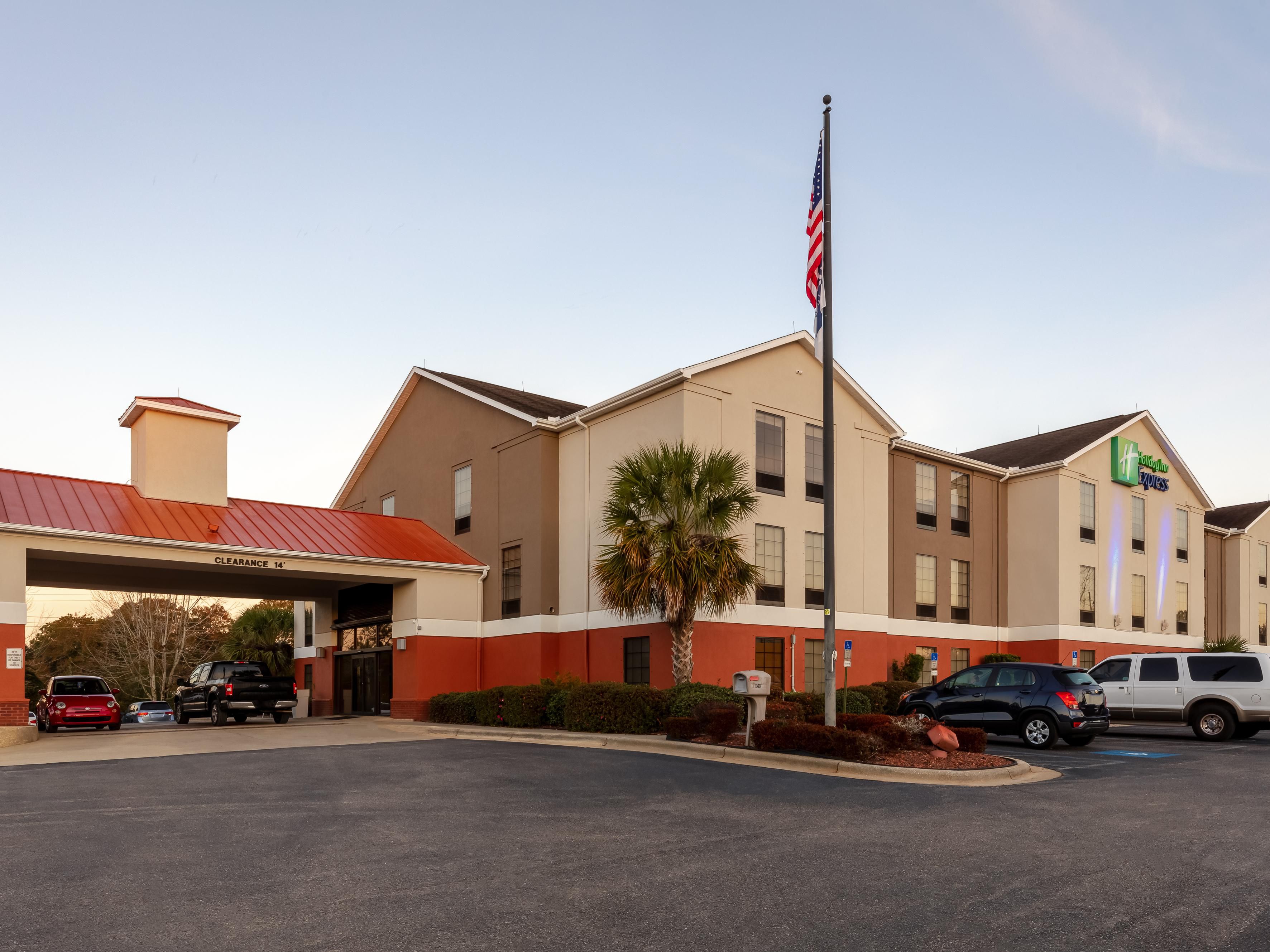 Holiday Inn Express Suites Milton East I 10 Hotel By Ihg