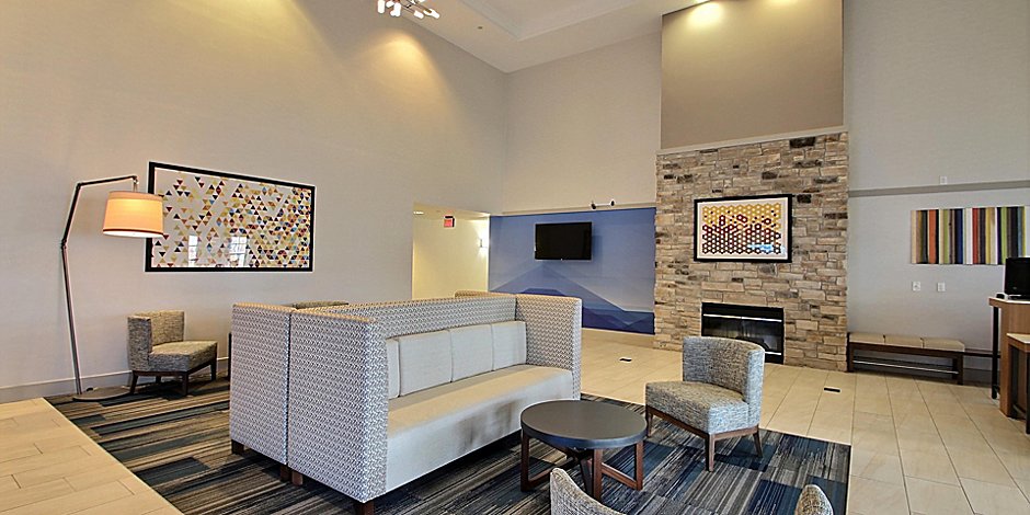 South Milwaukee Hotels Near Airport Holiday Inn Express Suites