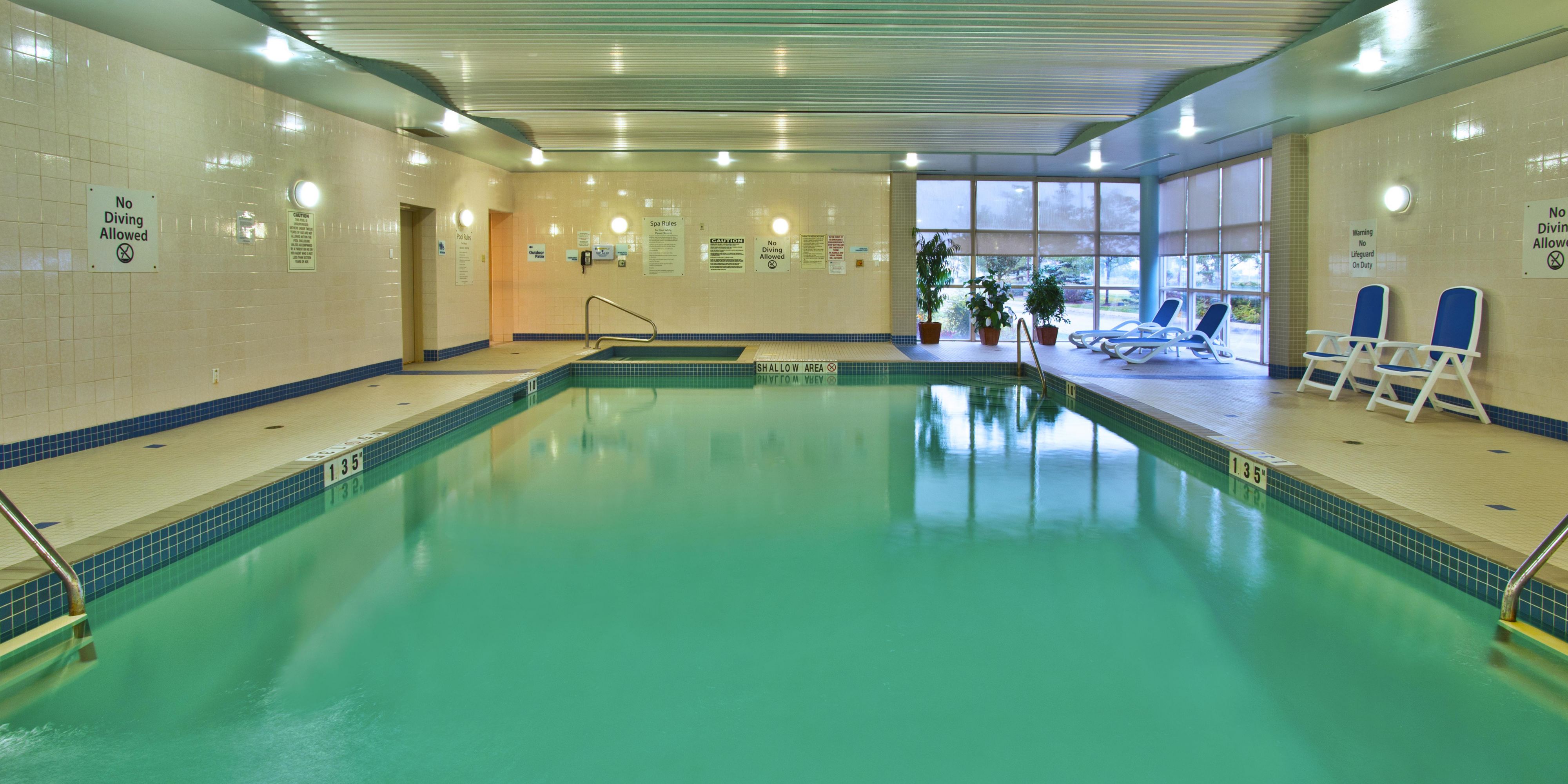 Toronto Hotels With Pool Holiday Inn Express Suites Toronto