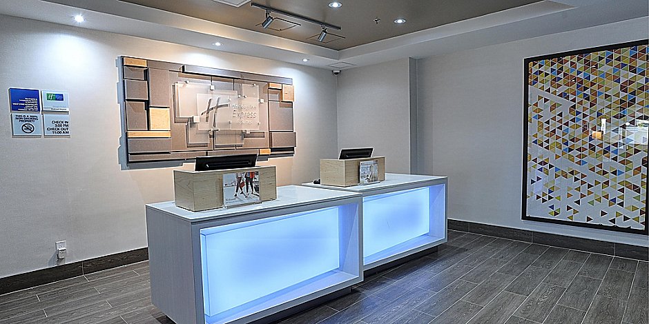 Mississauga Hotels With Pool Holiday Inn Express Suites