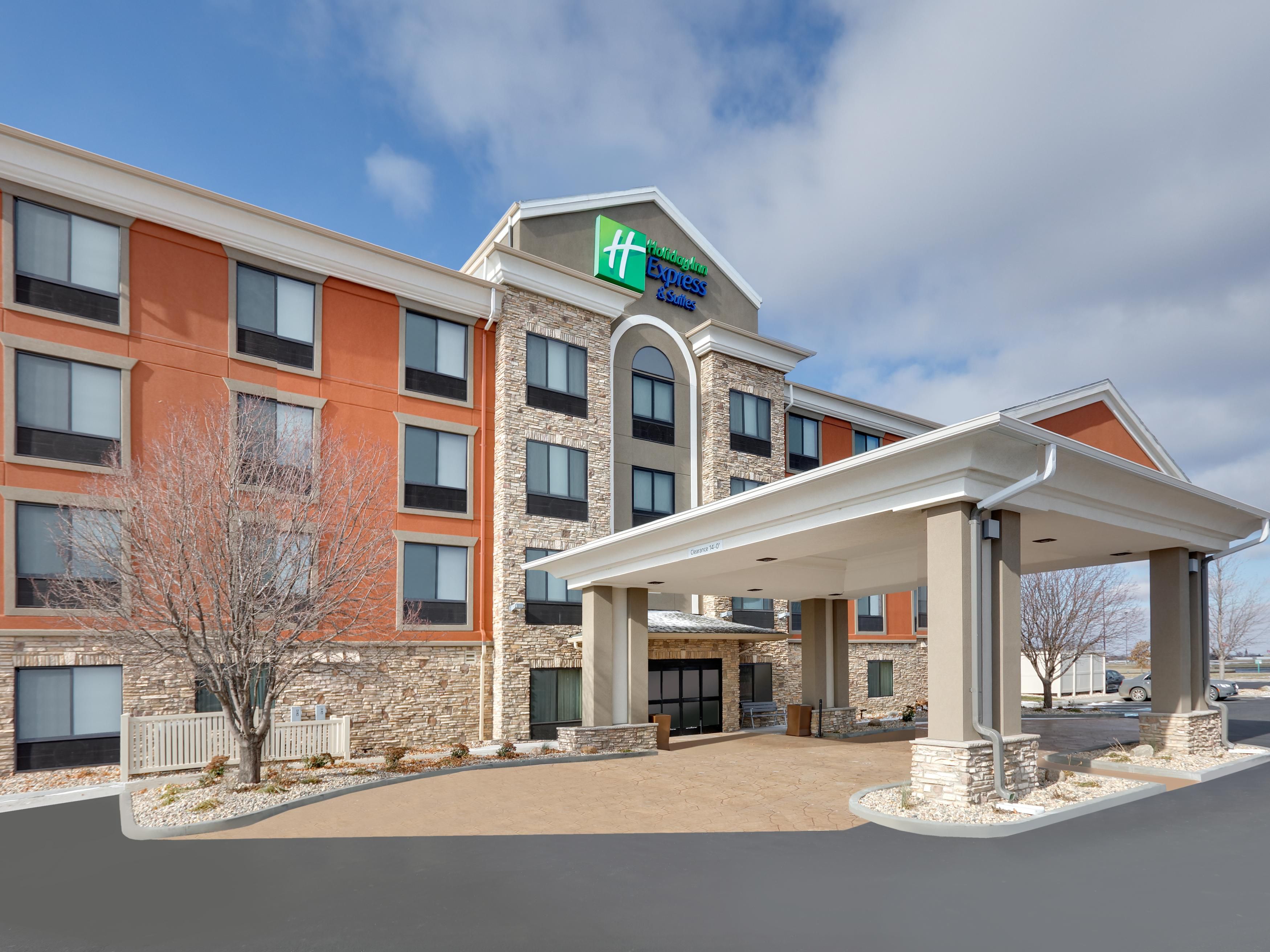 Holiday Inn Express Suites Mitchell Hotel By Ihg