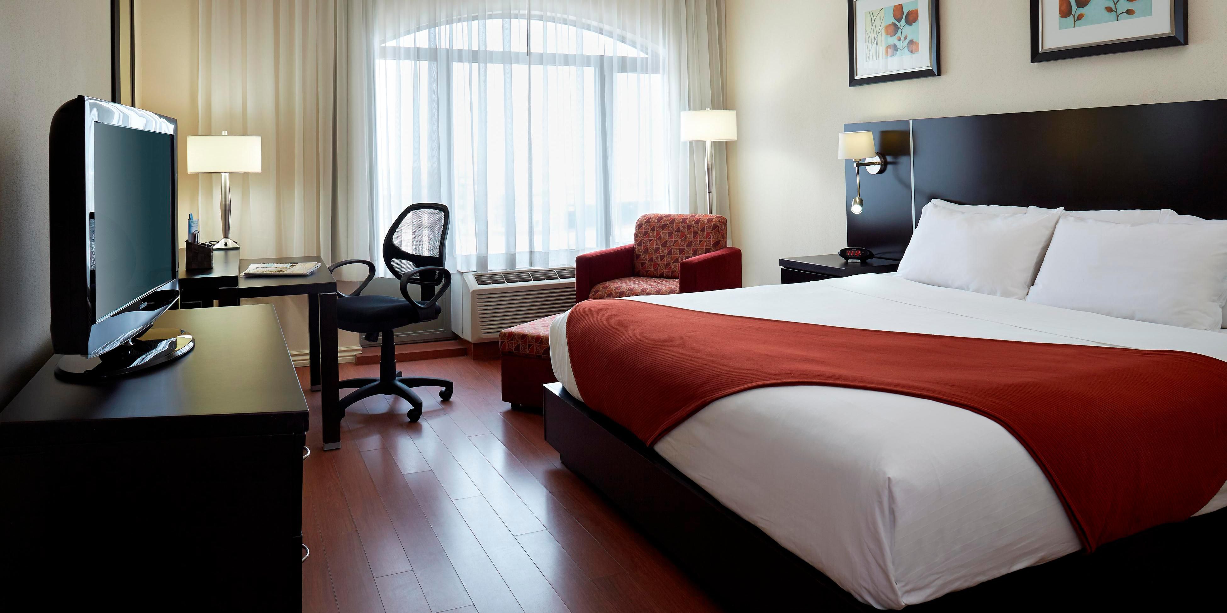 Holiday Inn Express Suites Montreal Airport Hotel By Ihg - 