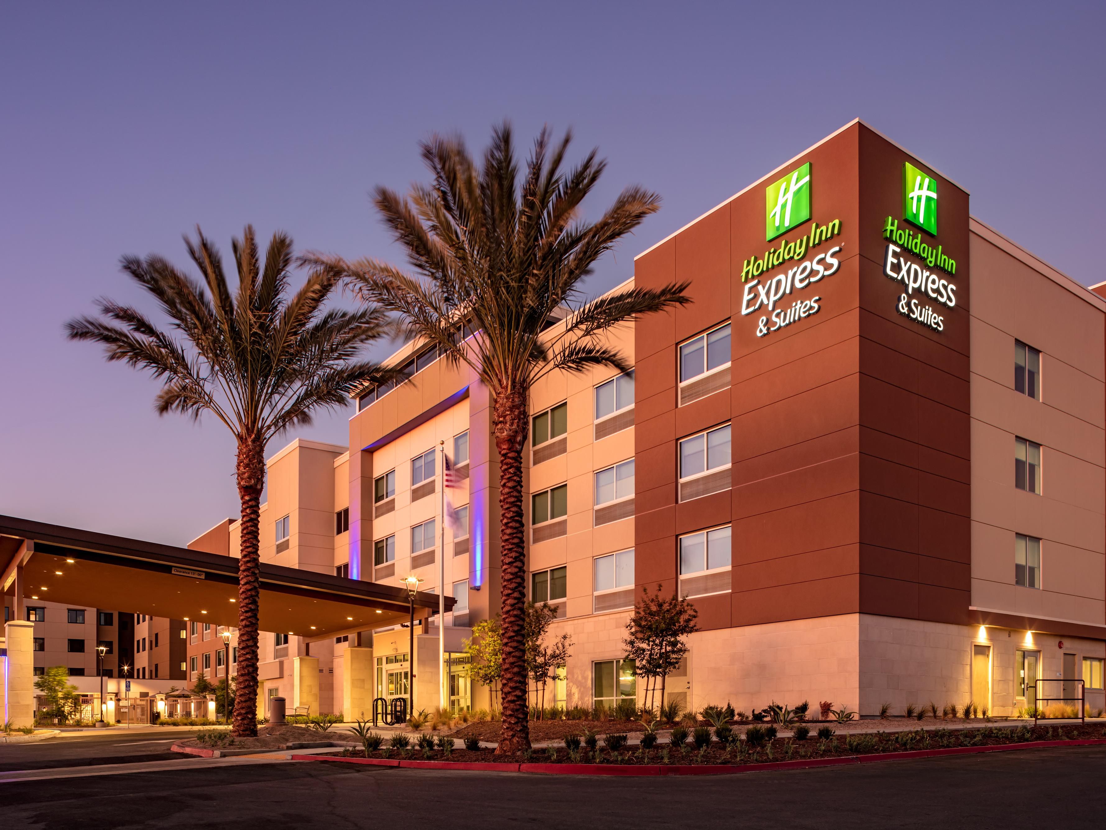 Holiday Inn Express Suites Moreno Valley Riverside Hotel In