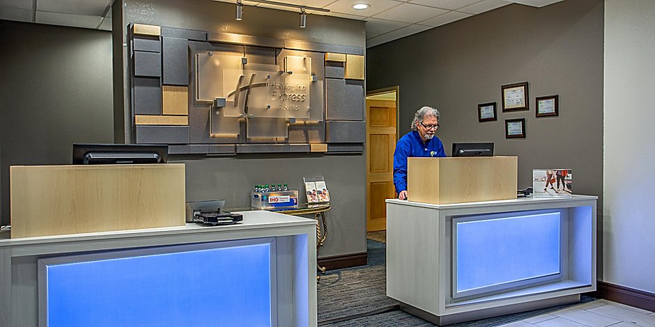 Holiday Inn Express Suites Morristown Hotel By Ihg