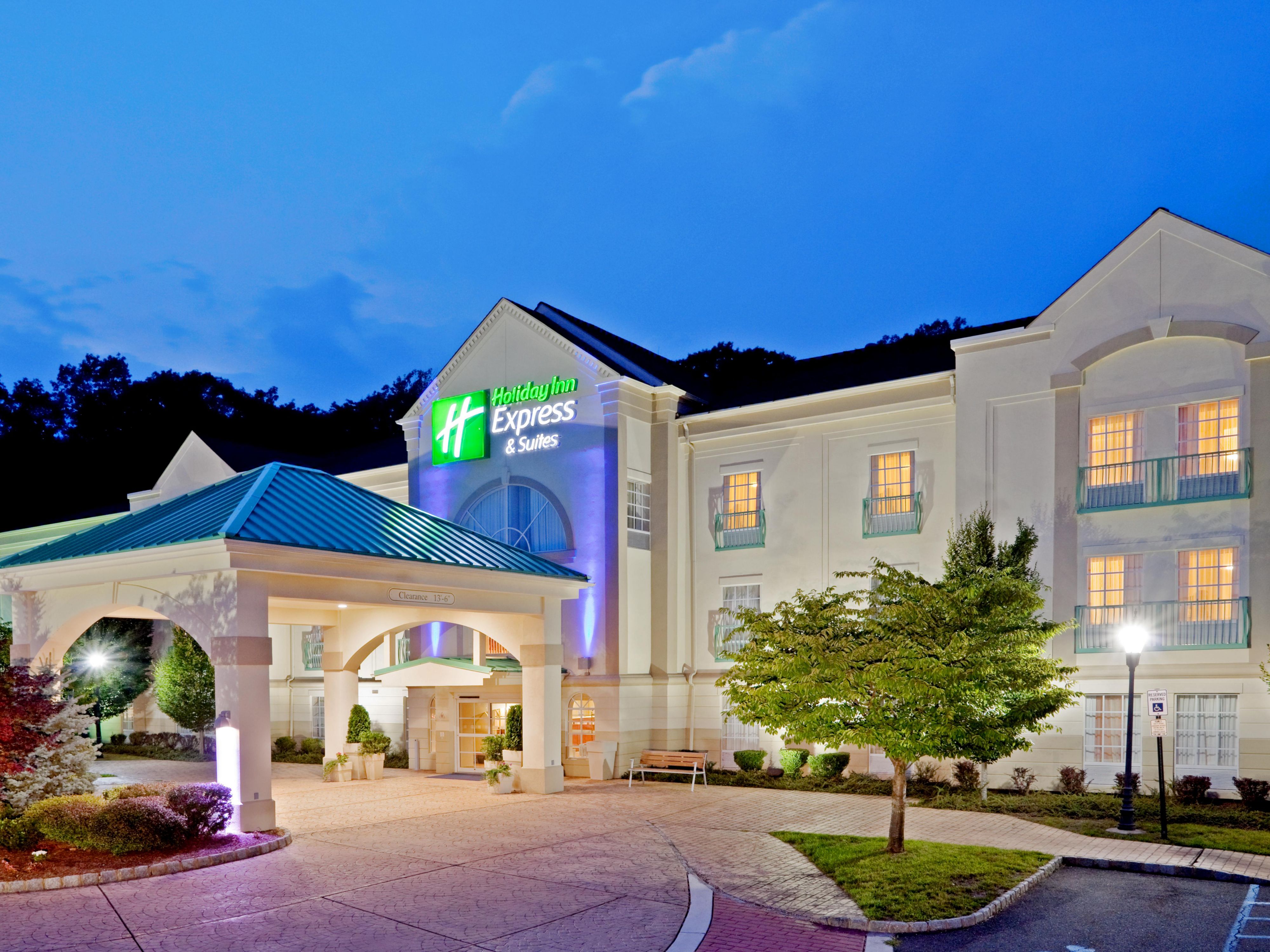 Holiday Inn Express & Suites Mount ArlingtonRockaway Area Hotel in