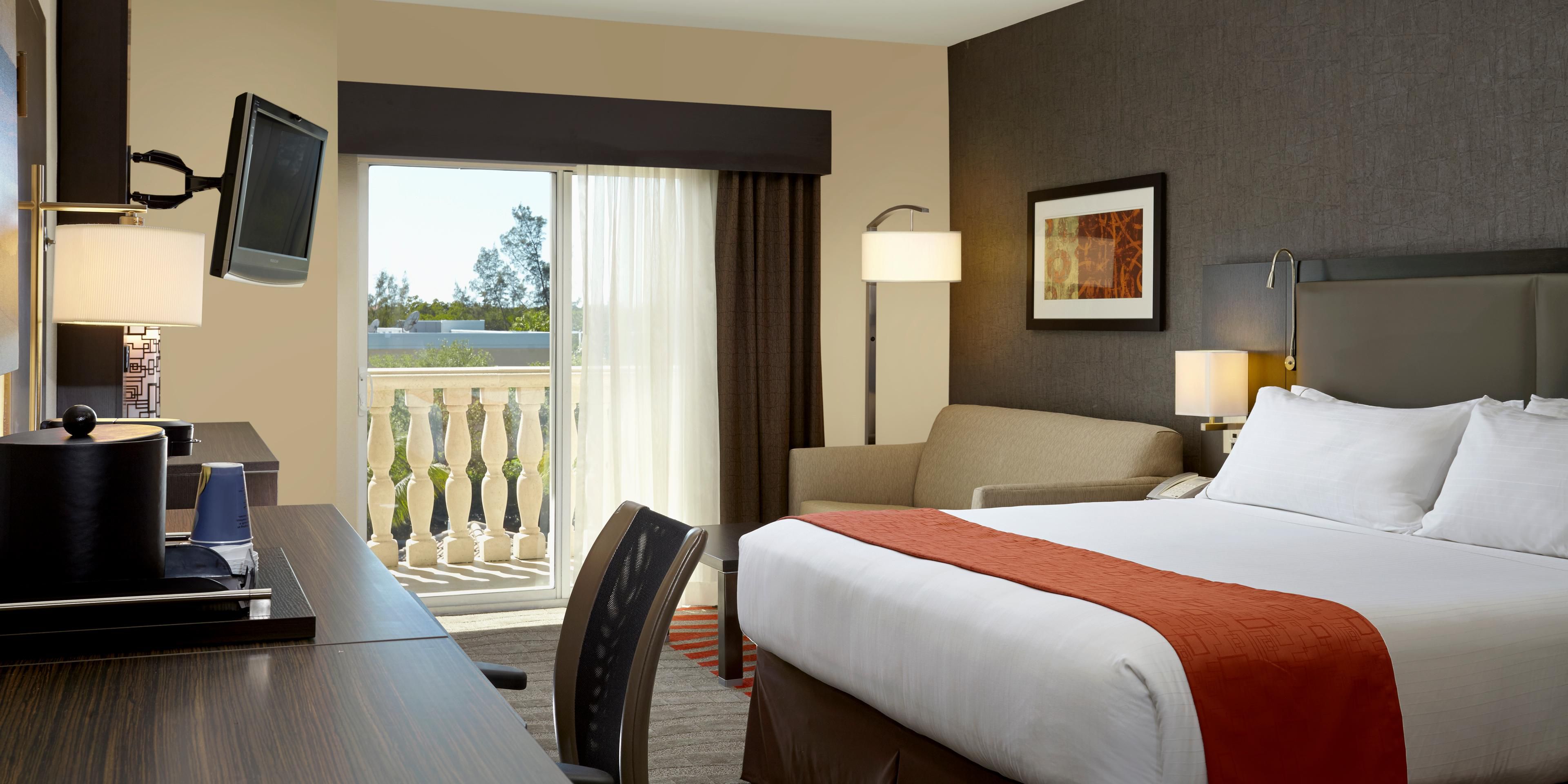 5th Avenue Hotel In Naples Florida Holiday Inn Express Suites