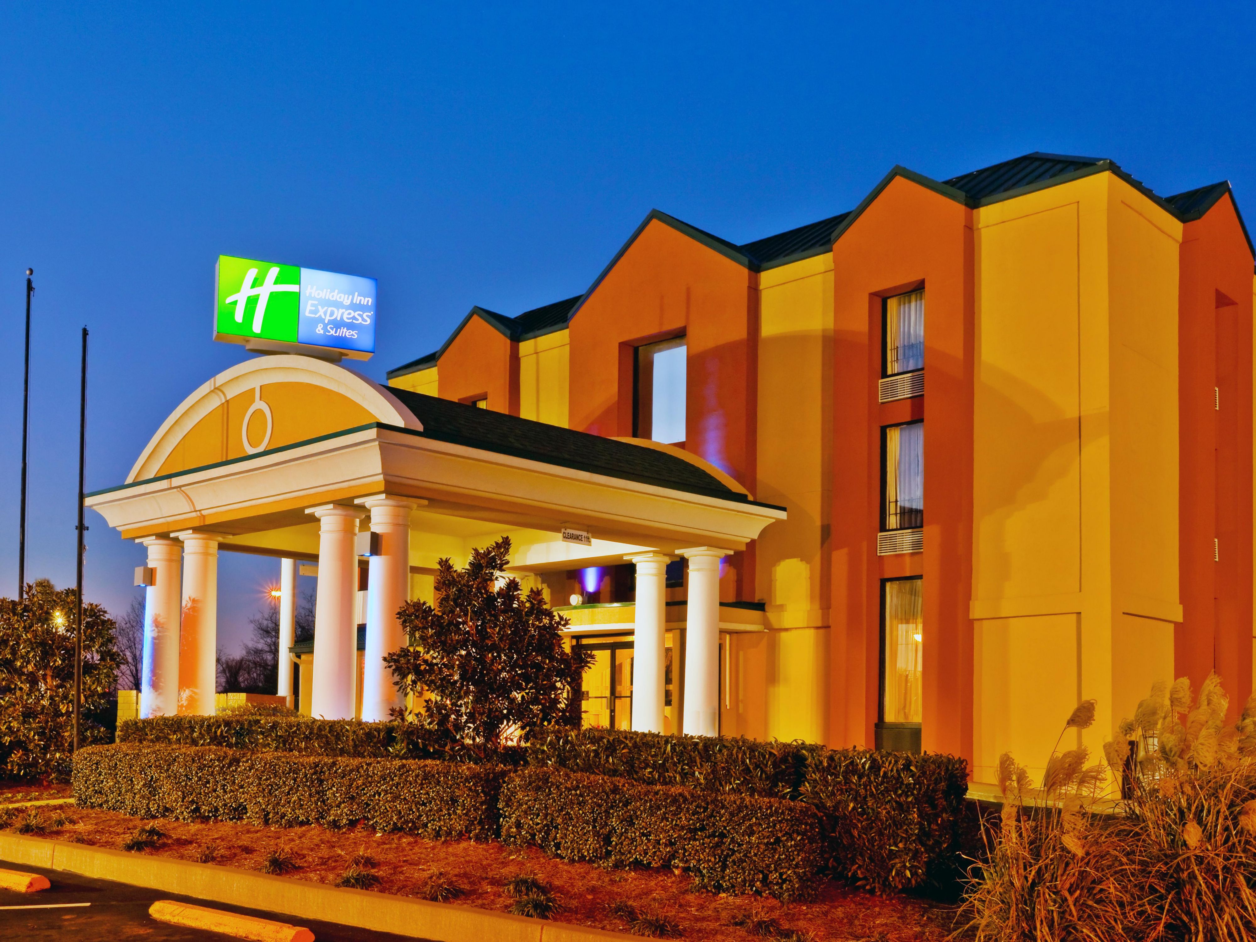 Holiday Inn Express And Suites Nashville 2533276067 4x3