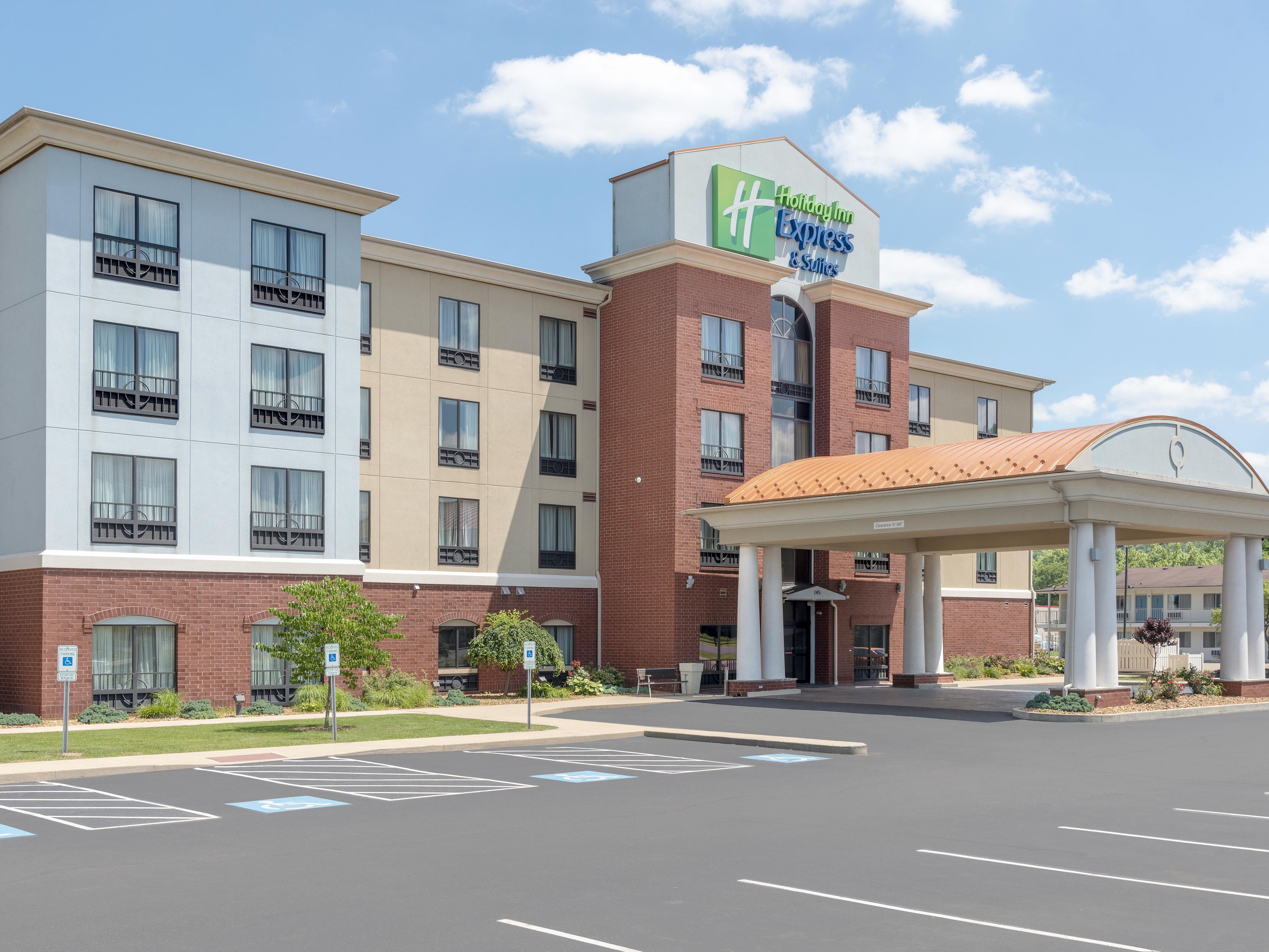 Holiday Inn Express & Suites New Philadelphia Hotel by IHG