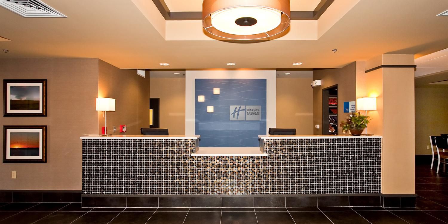 Holiday Inn Express Suites Newton Hotel By Ihg