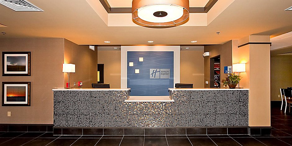 Holiday Inn Express Suites Newton Hotel By Ihg