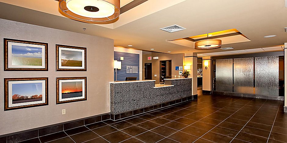 Holiday Inn Express Suites Newton Hotel By Ihg