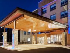 Holiday Inn Express & Suites Chicago North Shore - Niles in Chicago, Illinois
