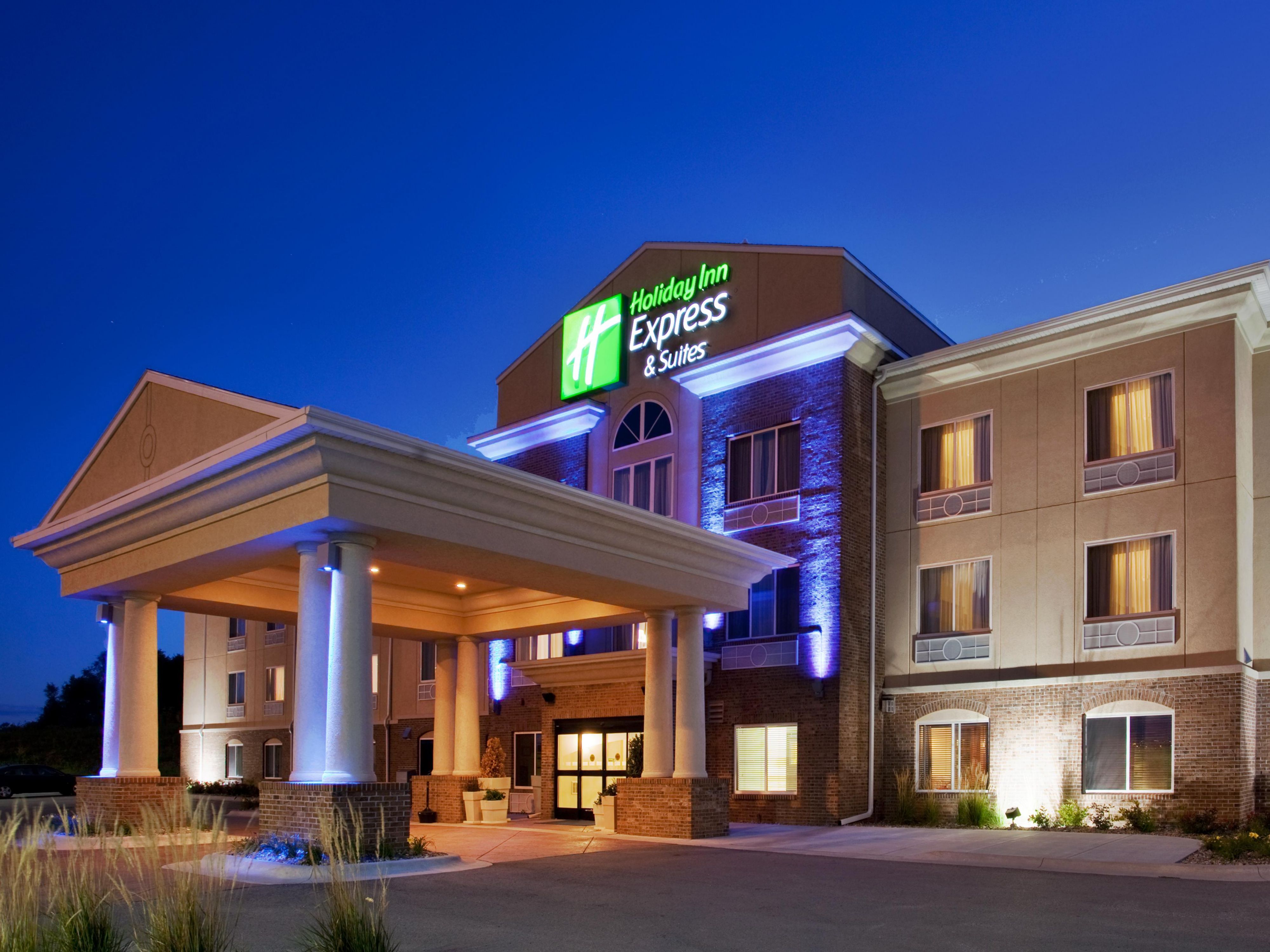 Holiday Inn Express & Suites Cherry Hills Hotel by IHG