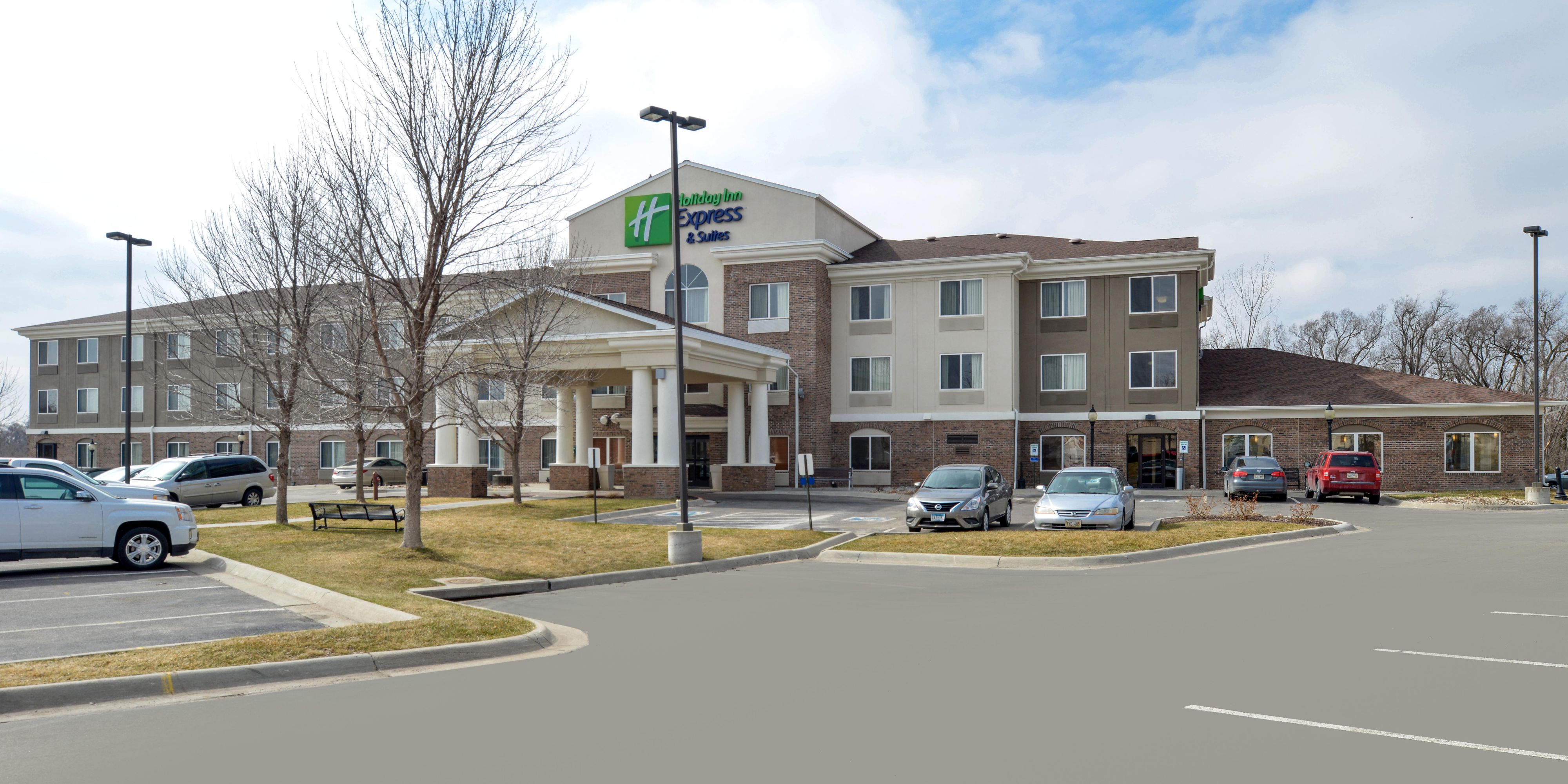 Dog Friendly Hotels In Omaha Ne Holiday Inn Express Suites