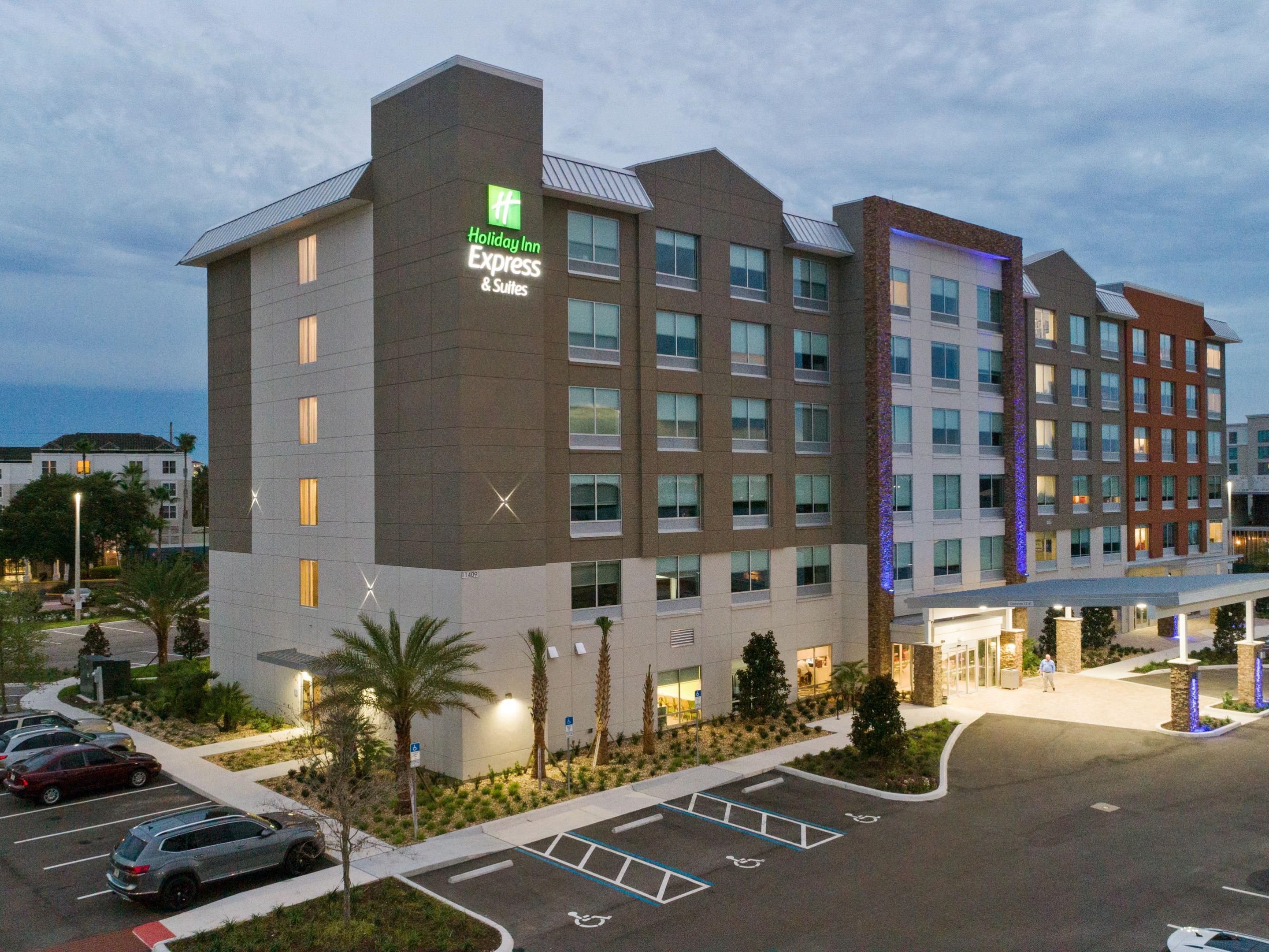 Orlando Convention Center Hotels Holiday Inn Express Suites