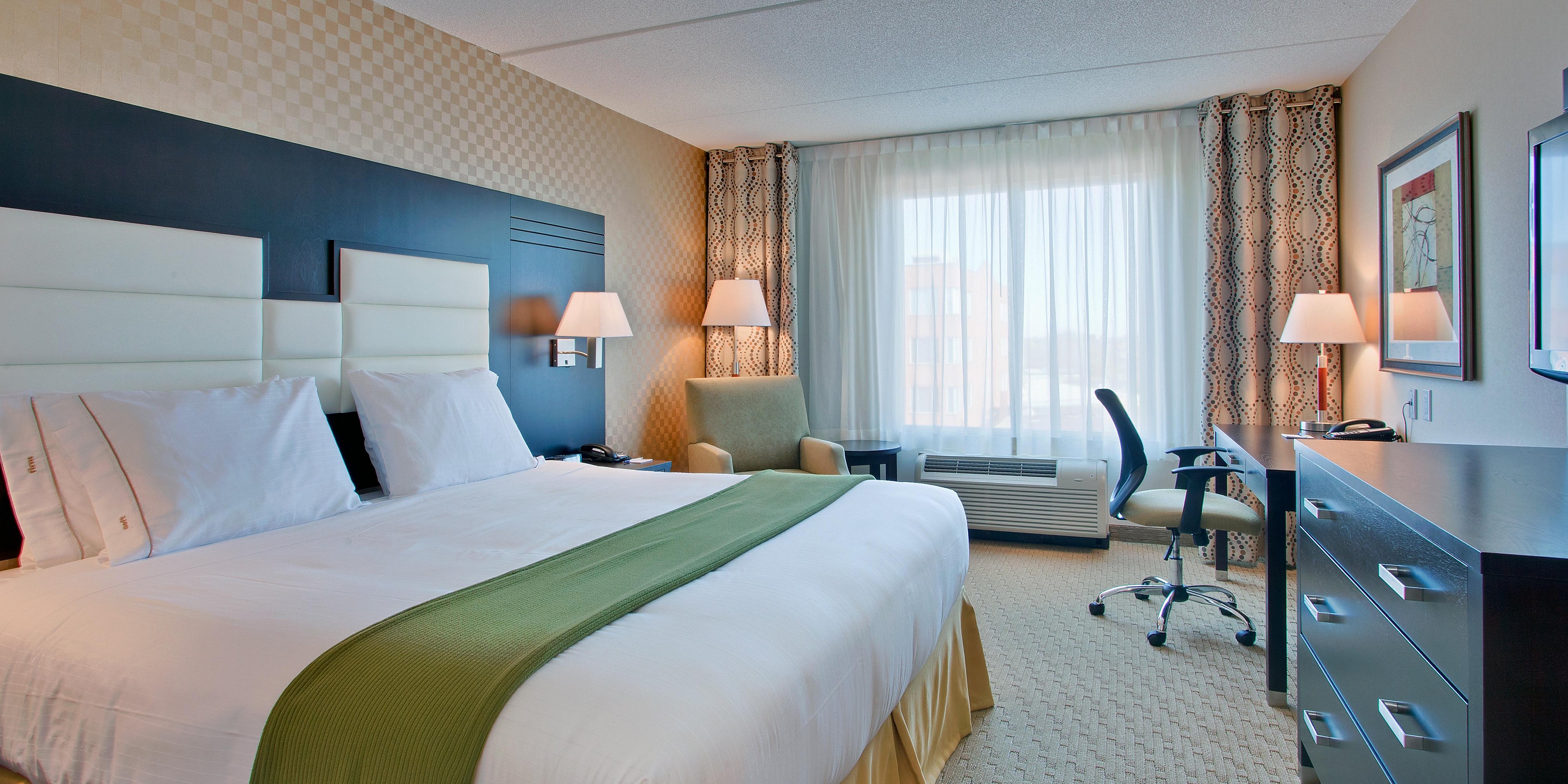 Holiday Inn Express Suites Ottawa West Nepean Ihg Hotel