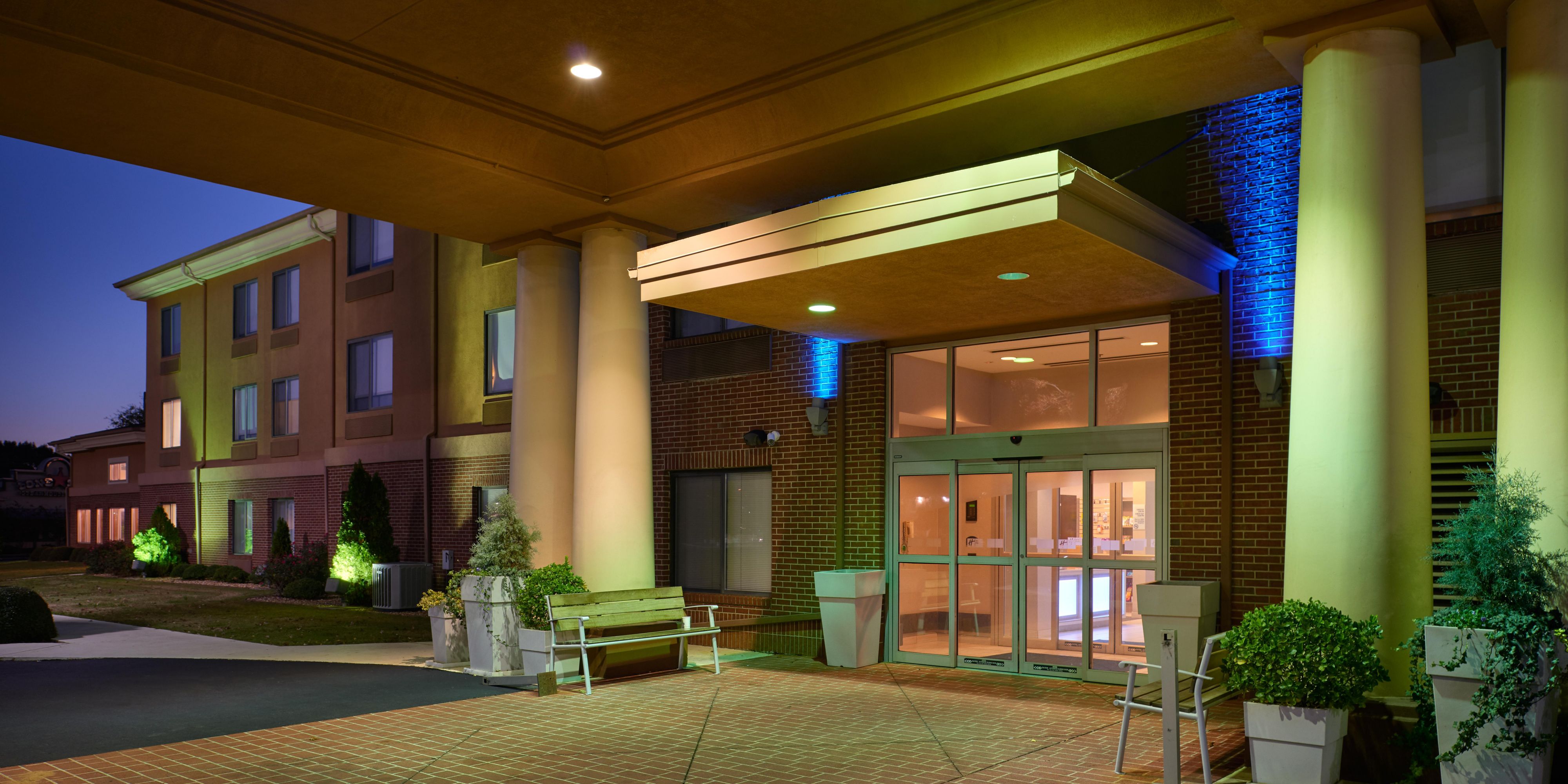 Holiday Inn Express Suites Anniston Oxford Hotel By Ihg
