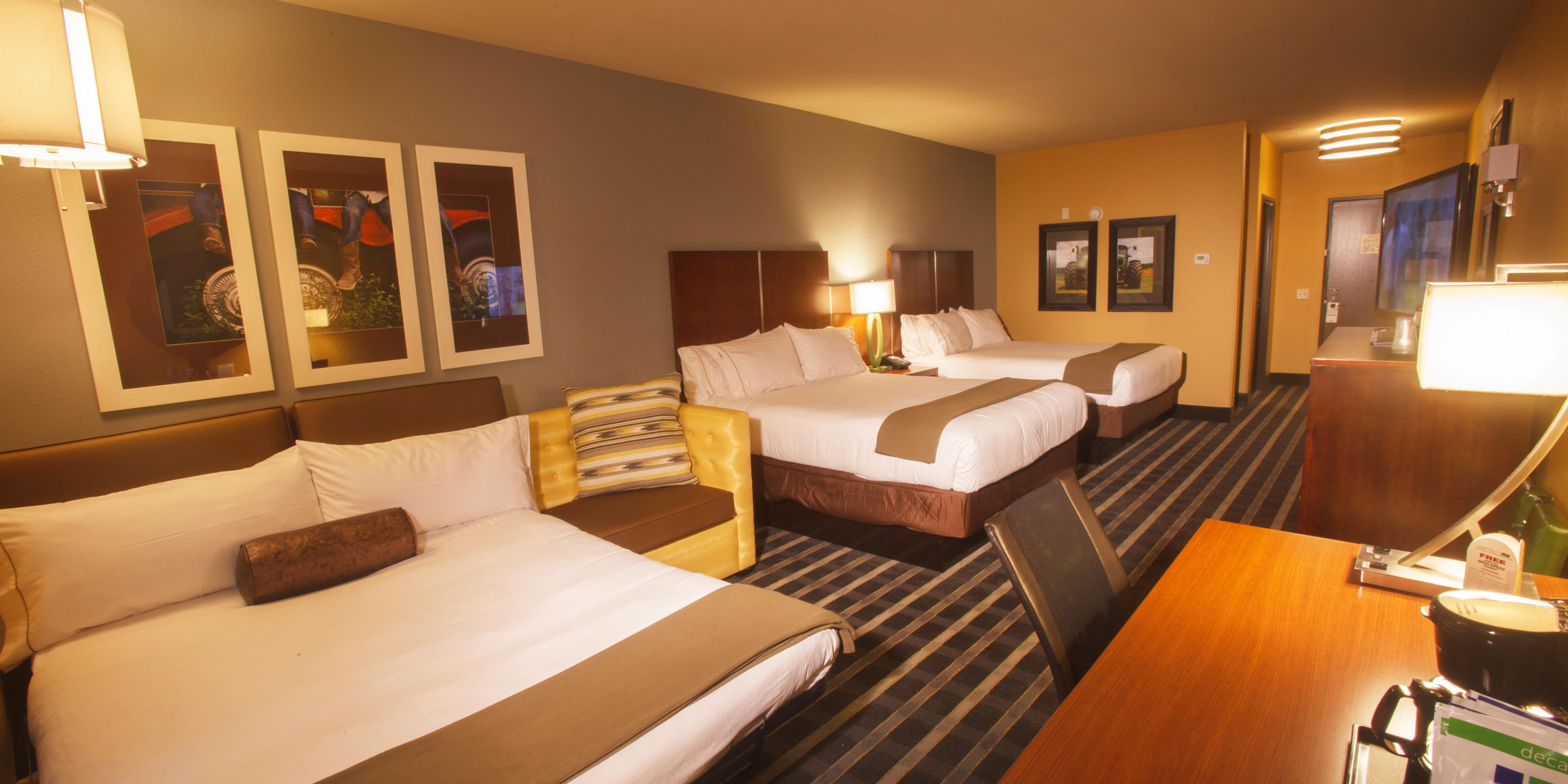 Holiday Inn Express Suites Perry National Fairground Area Hotel