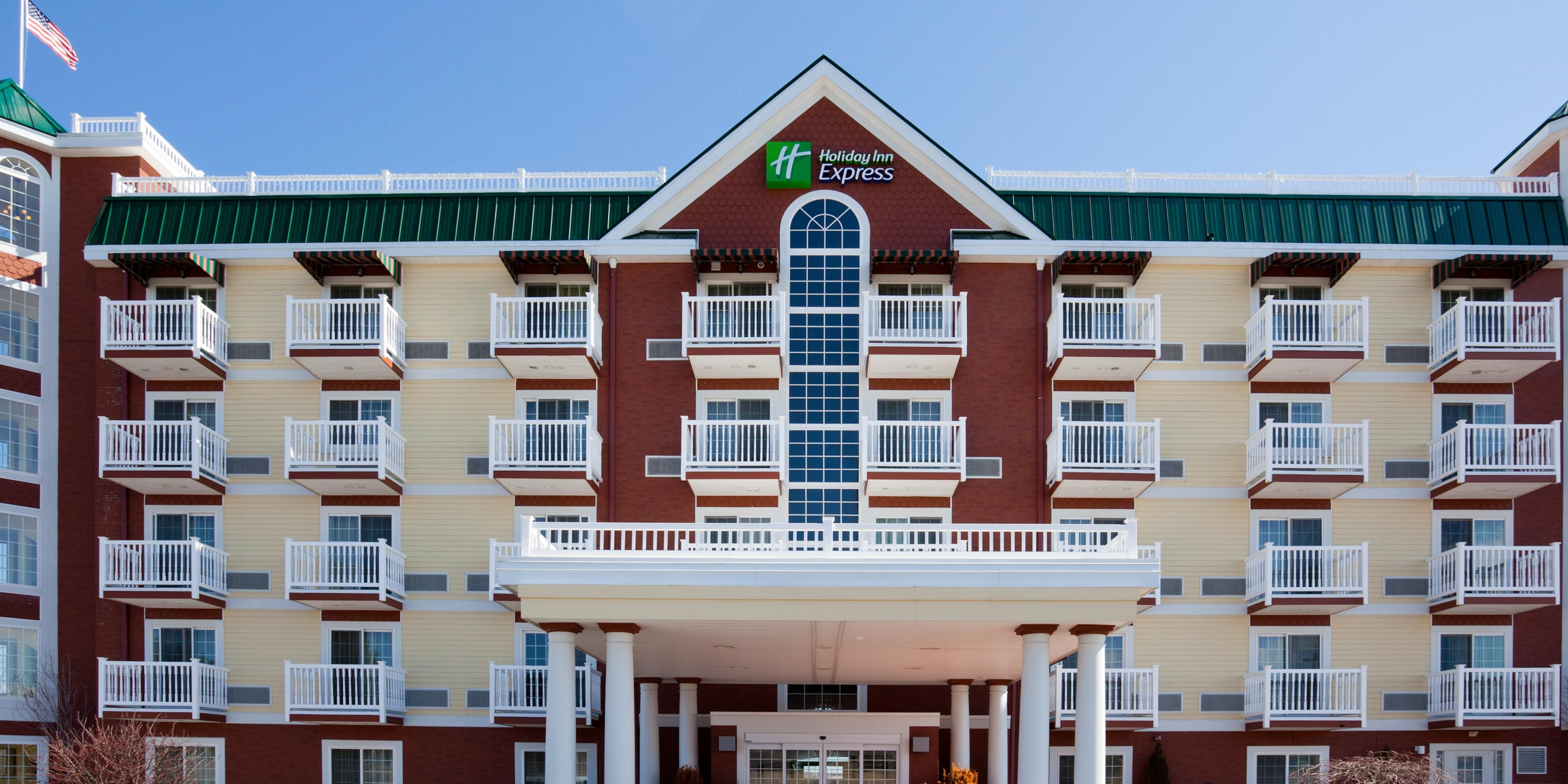 Holiday Inn Express Suites Petoskey Hotel In Petoskey By Ihg