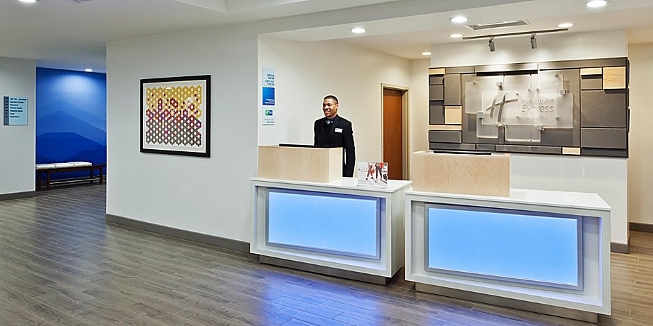 Holiday Inn Express Suites Phenix City Ft Benning Area