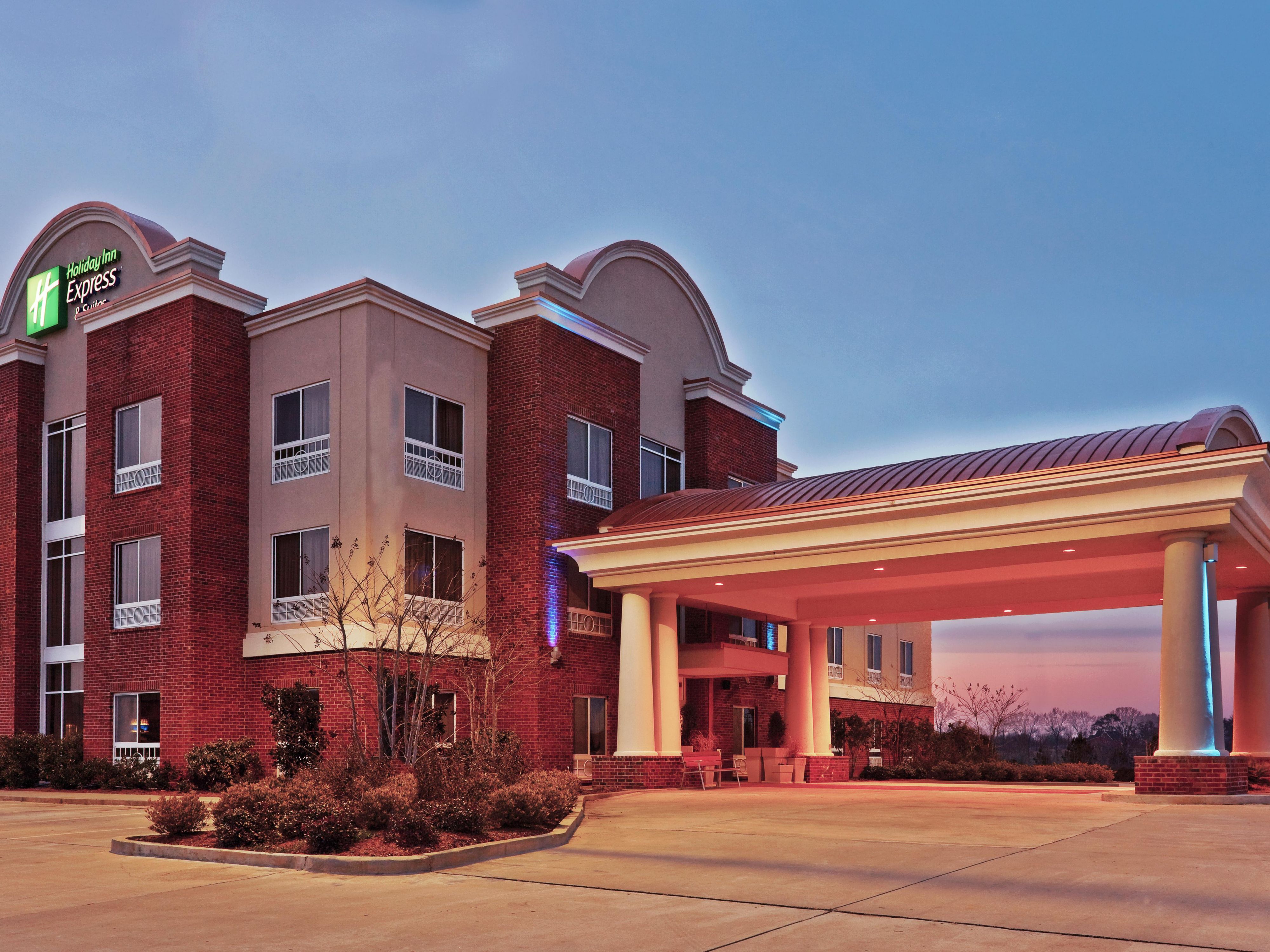 Holiday Inn Express & Suites Philadelphia-Choctaw Hotel by IHG