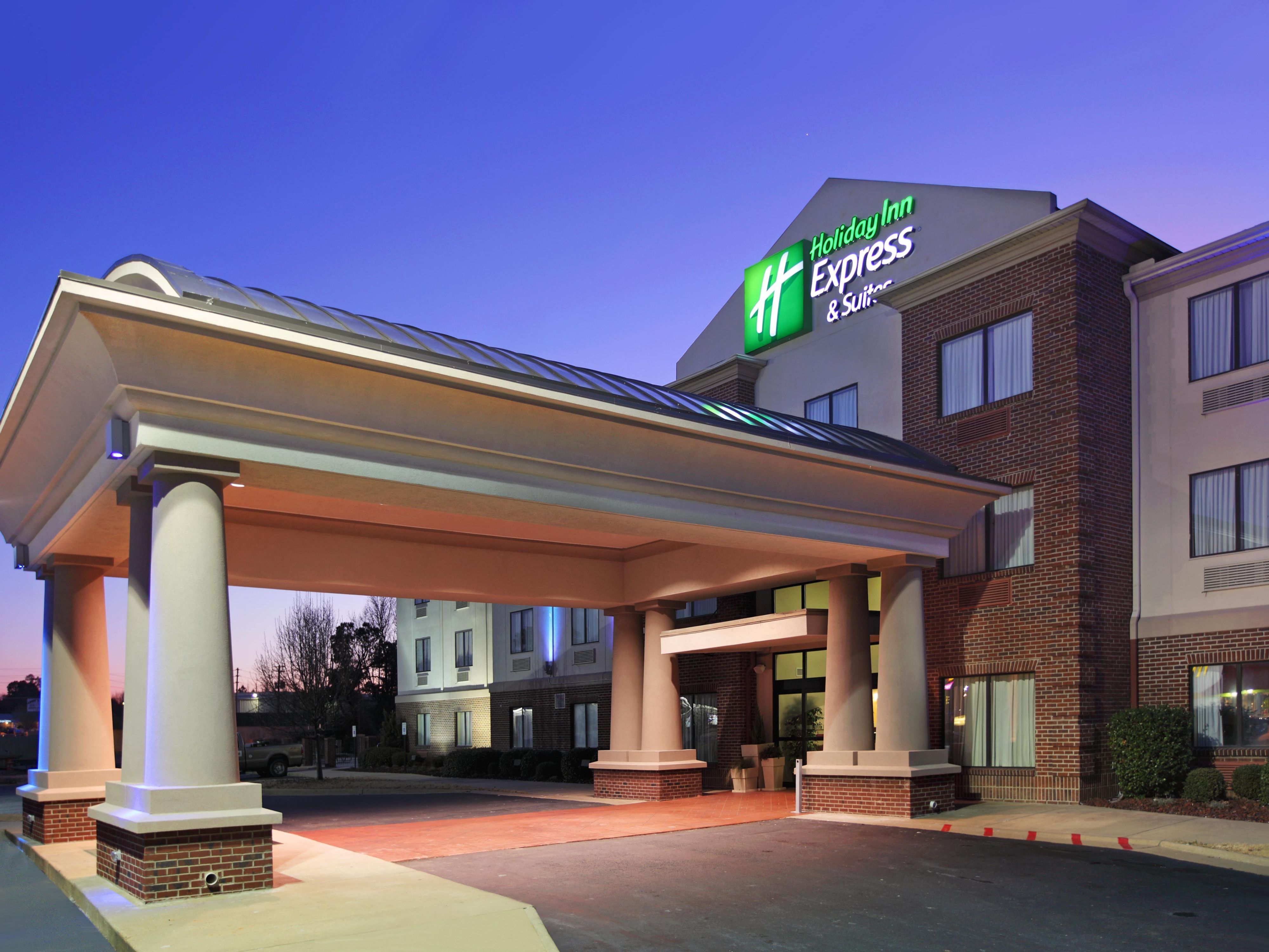 Pine Bluff Days Inn And Suites : Discount 70% Off Holiday Inn Express Hotel Suites Pine ... / Days inn & suites by wyndham pine bluff 406 north blake st.