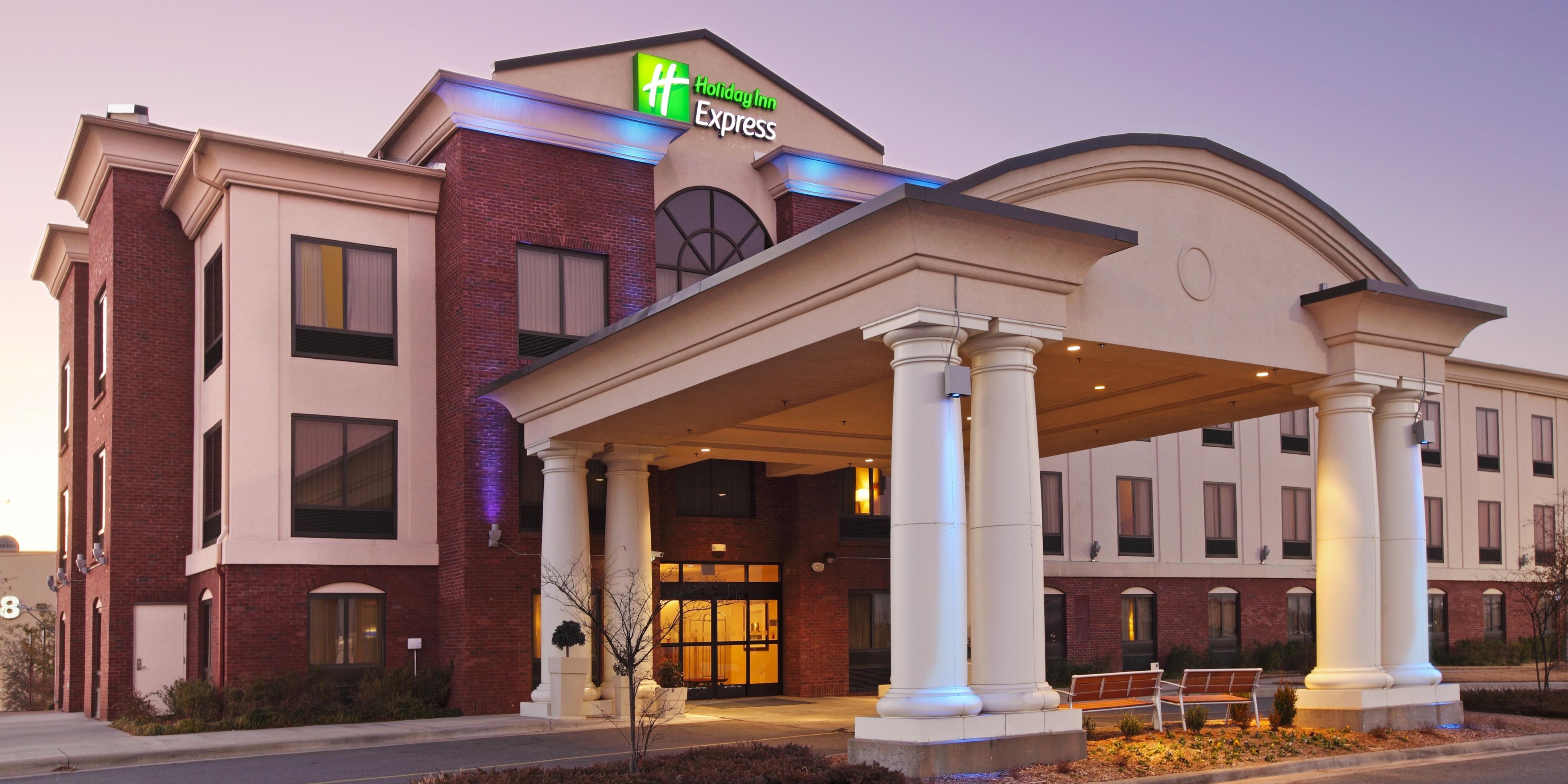 Holiday Inn Express & Suites Pine Bluff/Pines Mall Map & Driving