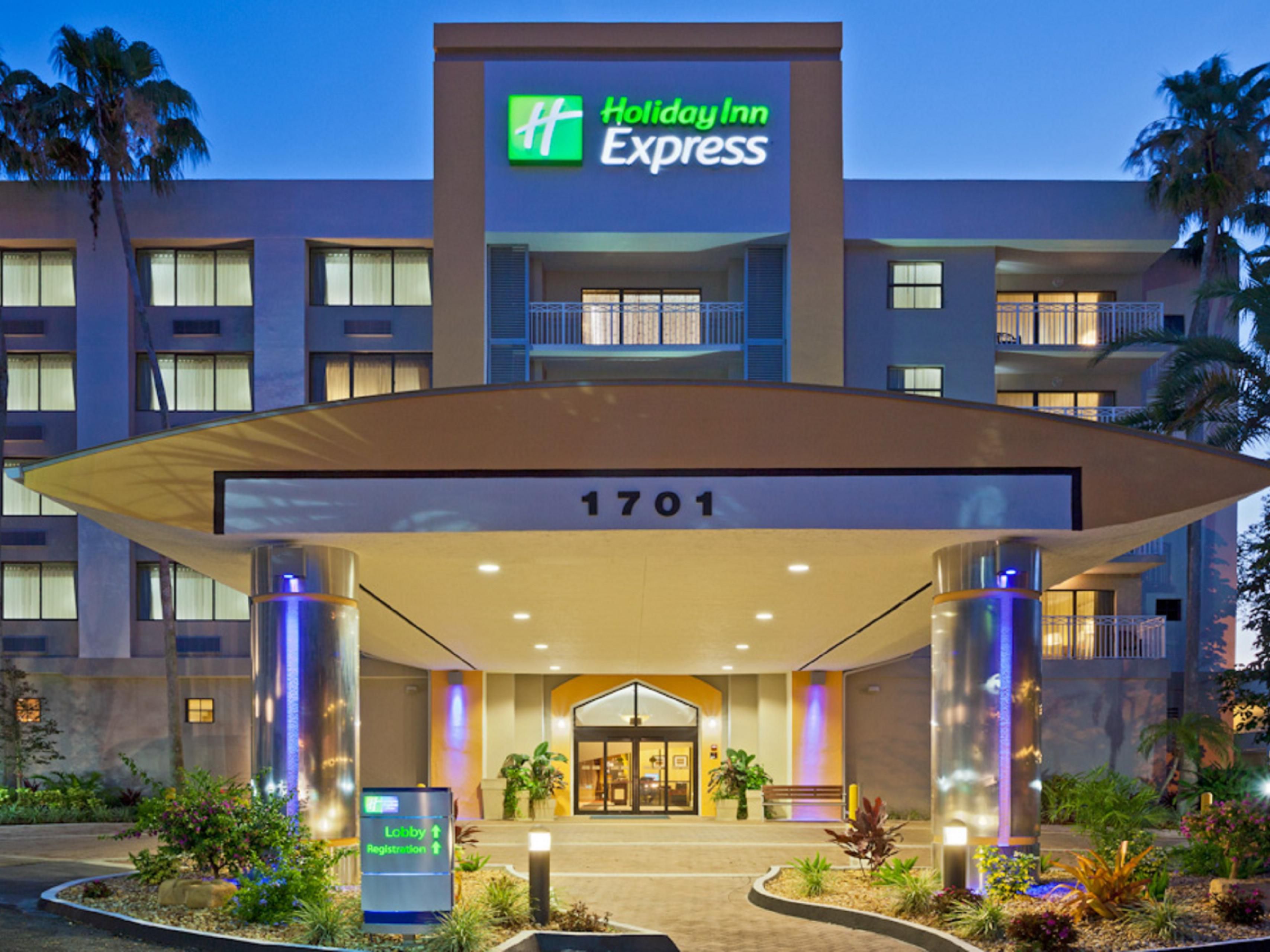 Holiday Inn Express Suites Ft Lauderdale Plantation Hotel by IHG