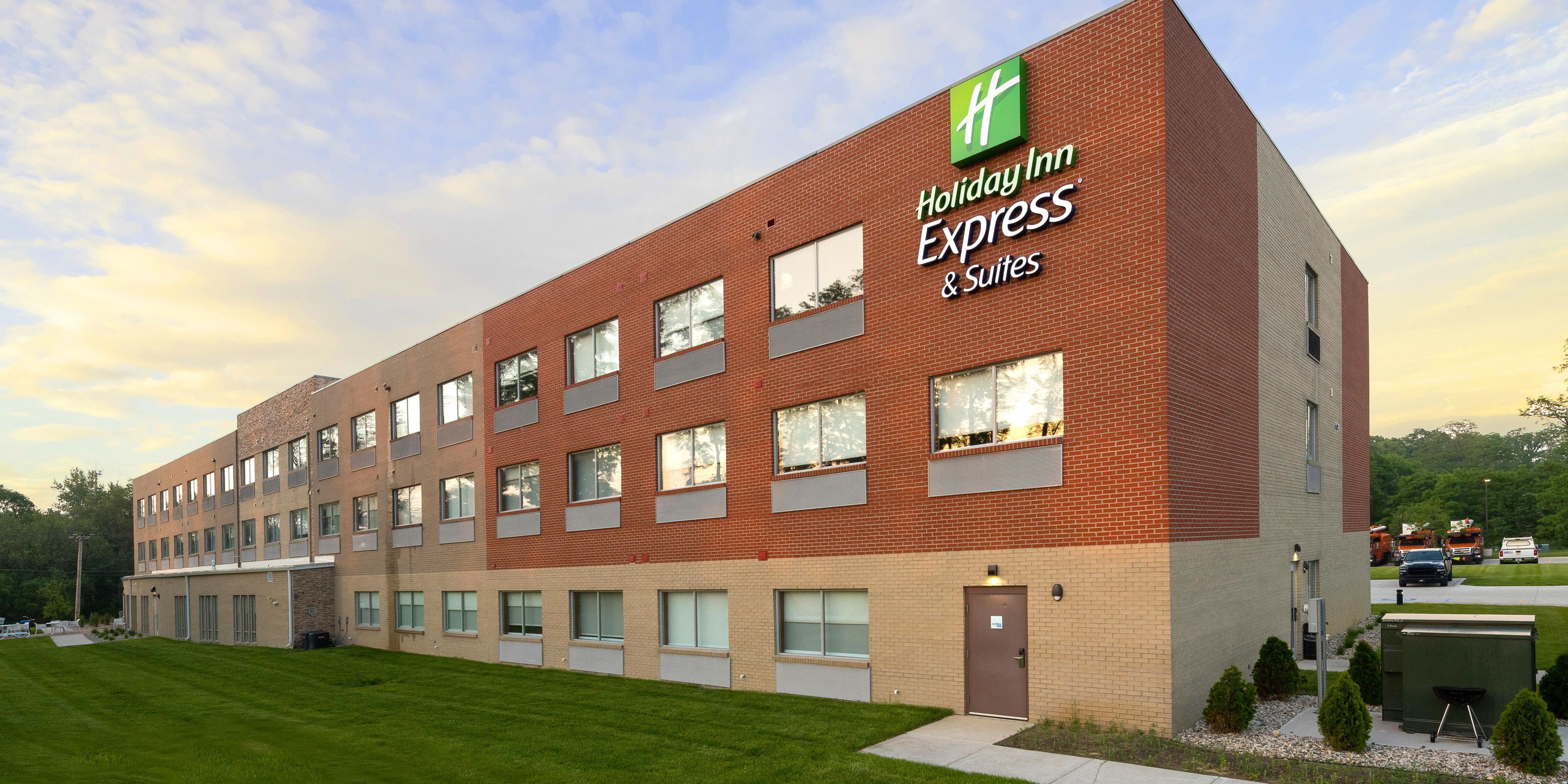 Holiday Inn Express Suites Portage Hotel By Ihg
