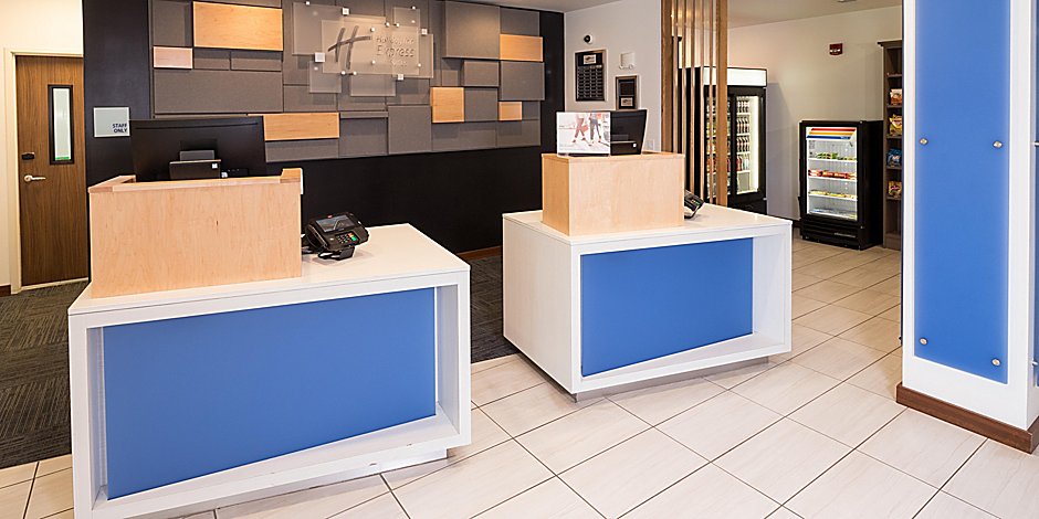 Holiday Inn Express Suites Portage Hotel By Ihg