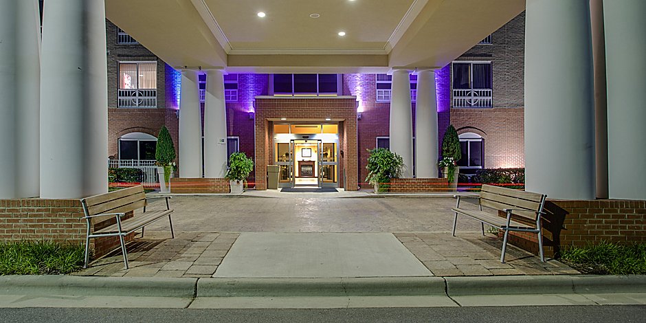 Holiday Inn Express Suites Raleigh Sw Nc State Hotel In