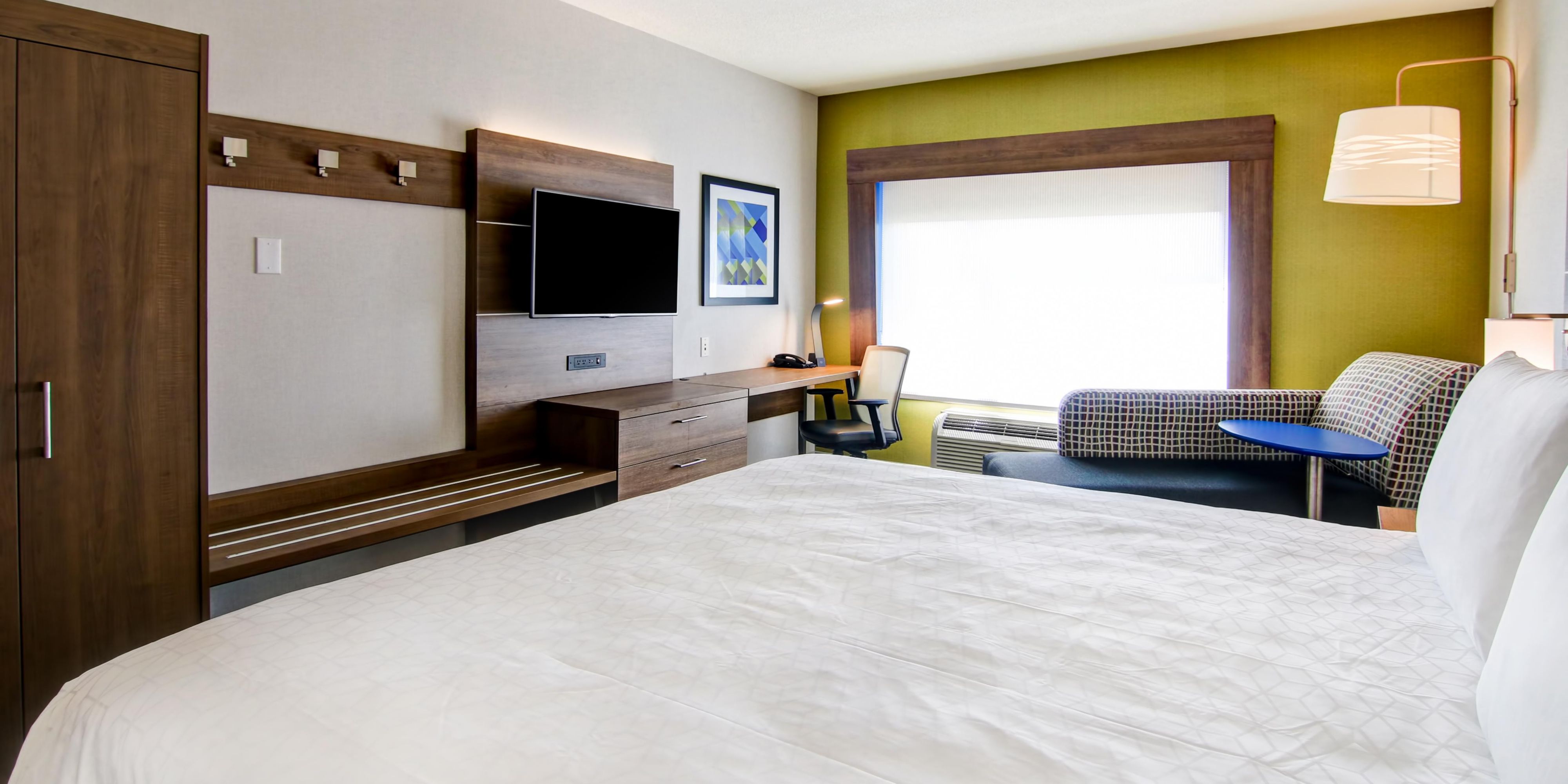 Pet Friendly Hotels Near Toronto Zoo Holiday Inn Express