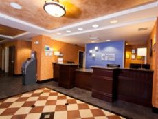 Holiday Inn Express & Suites Sacramento NE Cal Expo