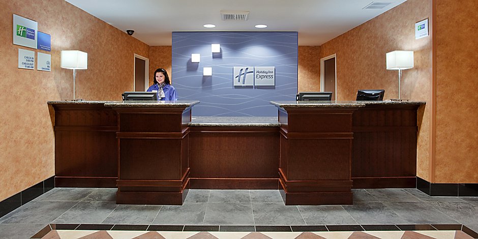 Pet Friendly Hotel Near Cal Expo Holiday Inn Express Suites
