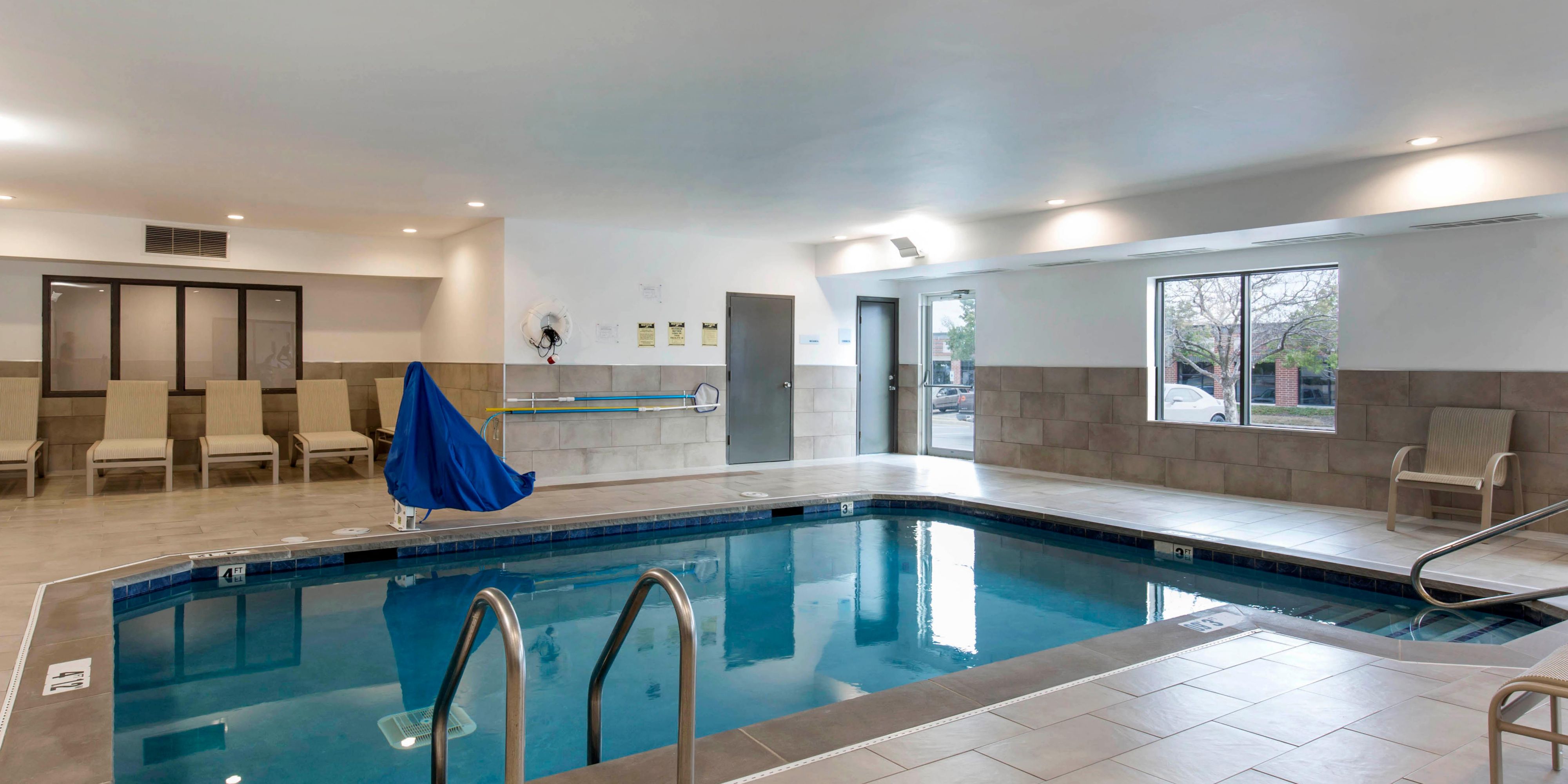 Holiday Inn Express Suites Chicago West St Charles Hotel By Ihg