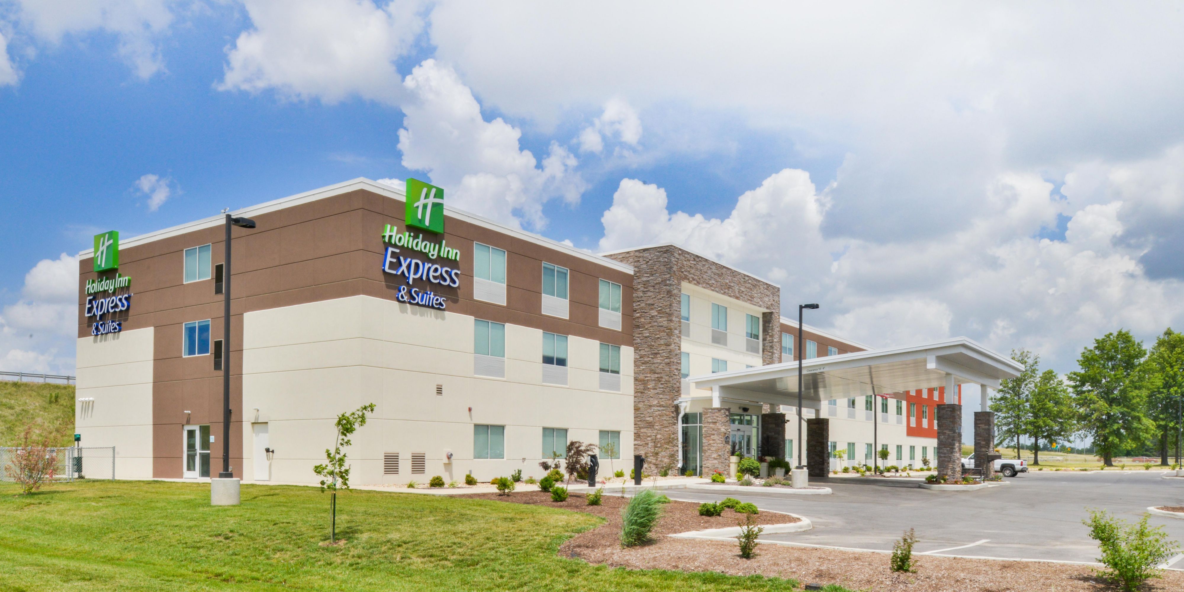 Holiday Inn Express Suites Salem Hotel By Ihg